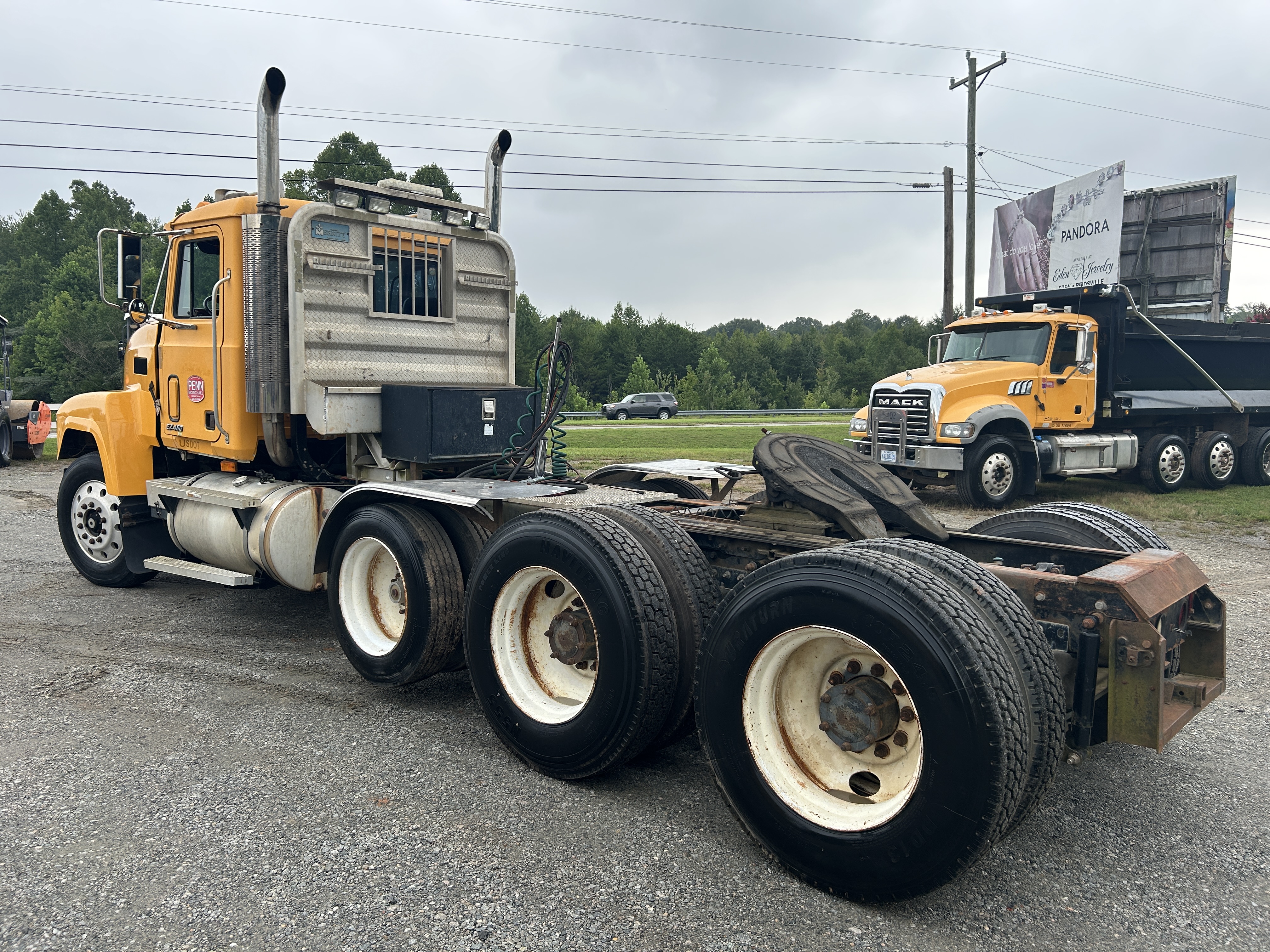 Used 1999 Mack CH613 Heavy Haul Road Tractor