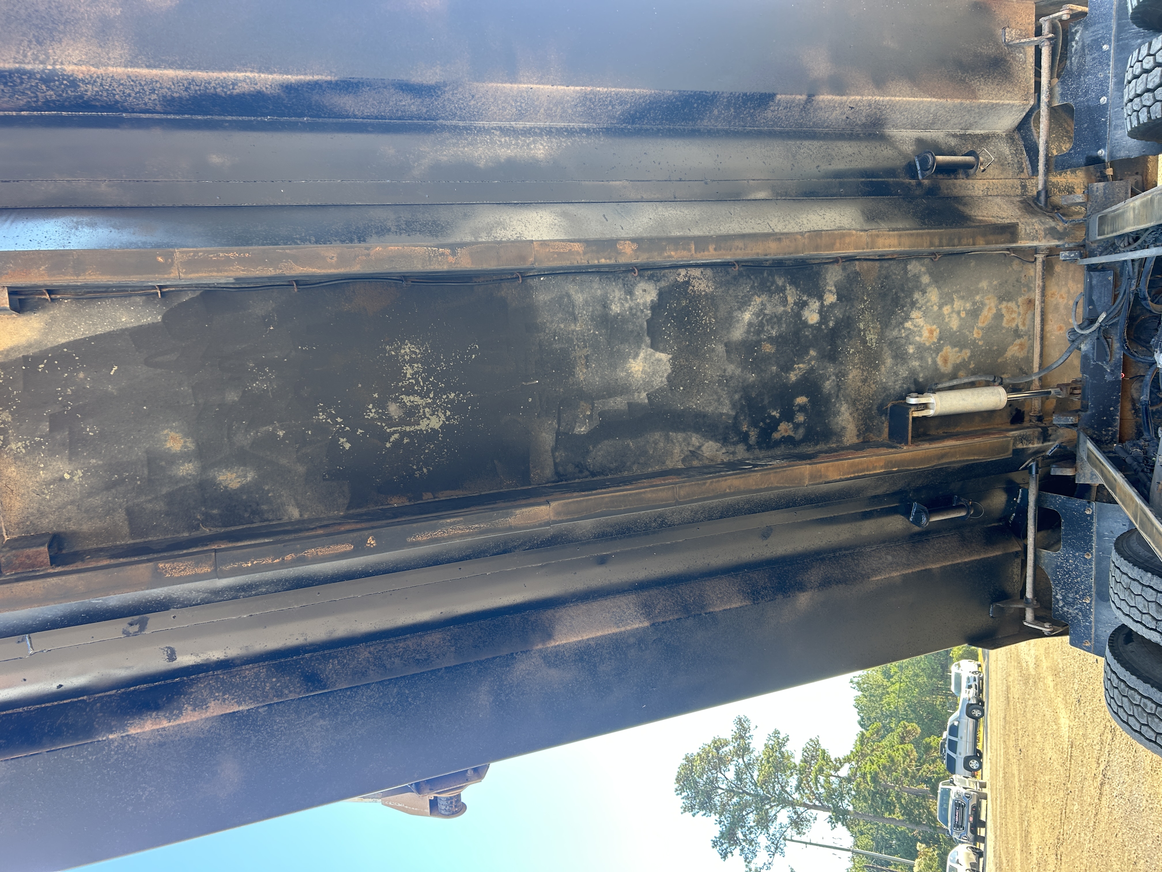 Used 2016 Kenworth T880 Quad Axle Dump Truck - Automatic