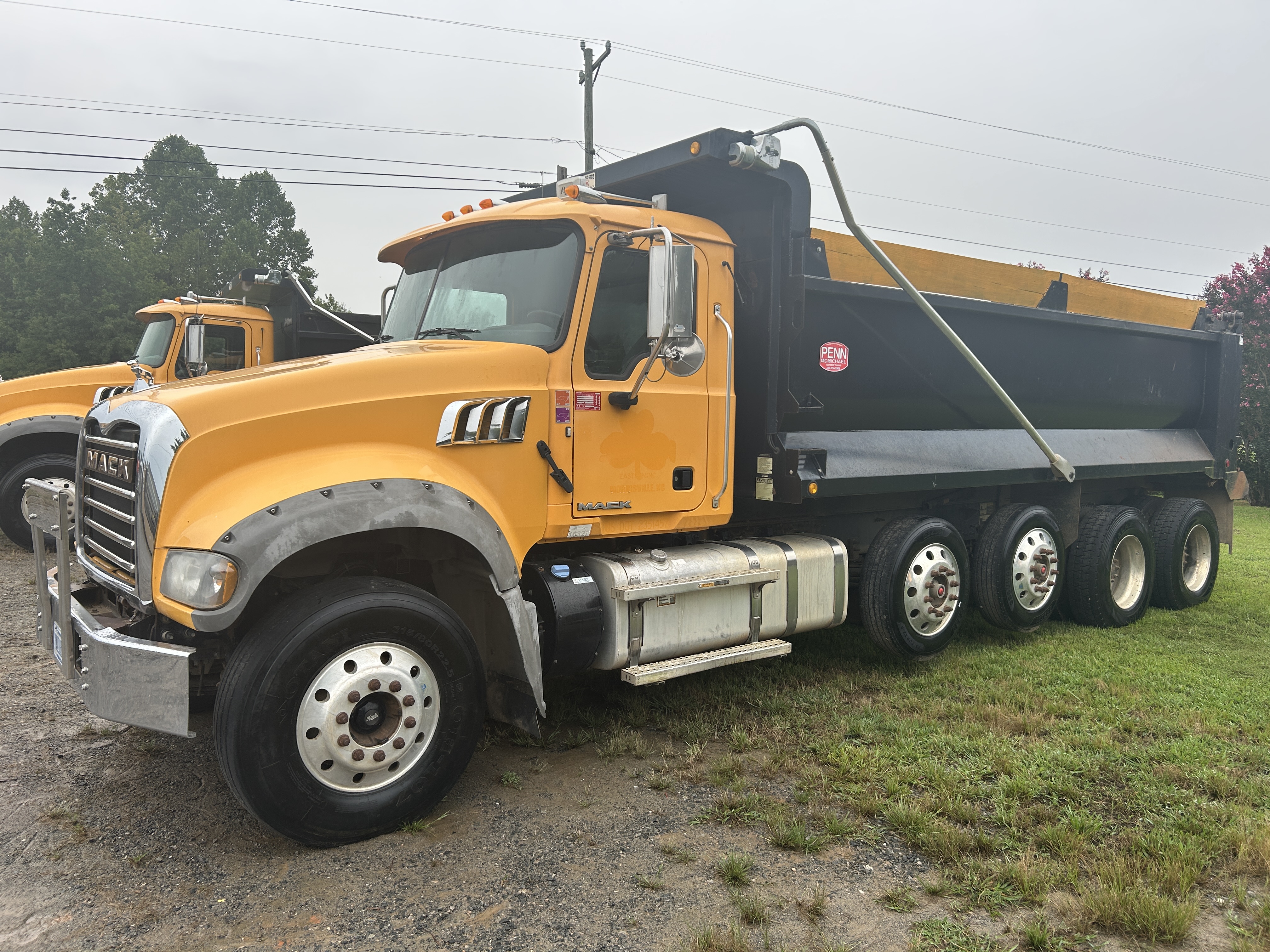 Used 2014 Mack Granite GU713 Quad Axle Dump Truck - Automatic