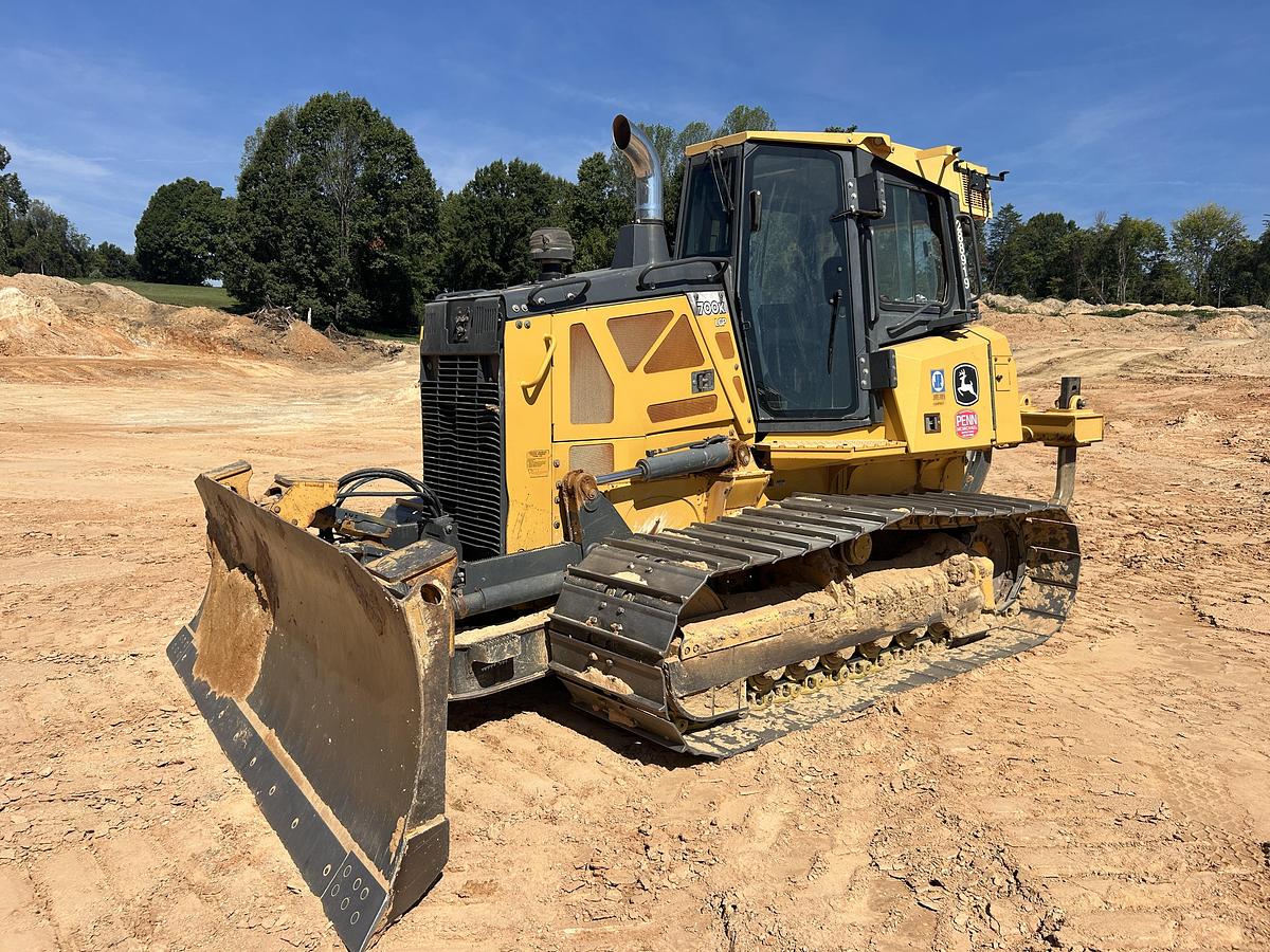 Used 2016 Deere 700K LGP with low hrs, 90 percent bottom, ripper, GPS ready