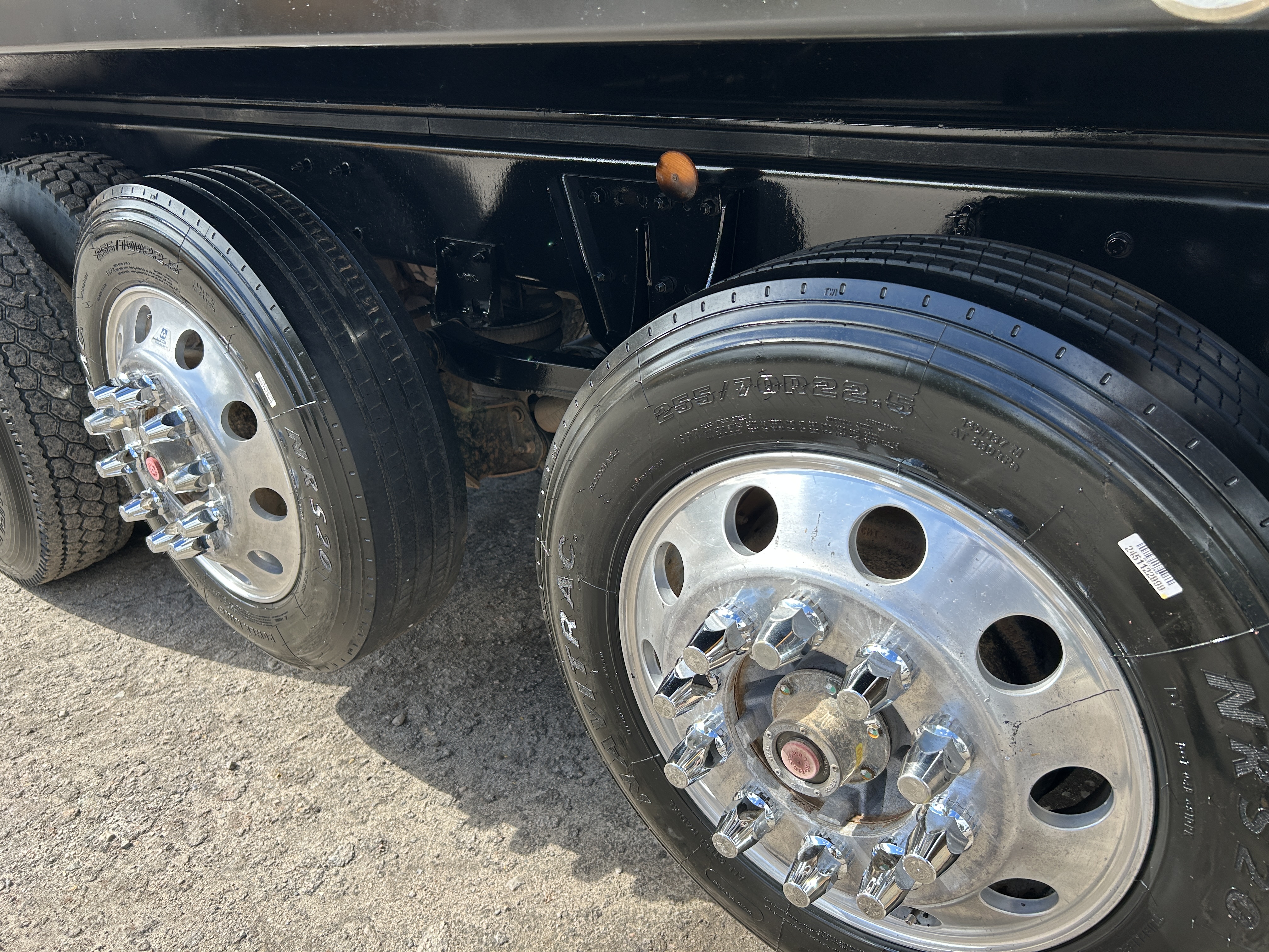 Used 2016 Kenworth T880 Quad Axle Dump Truck - Automatic