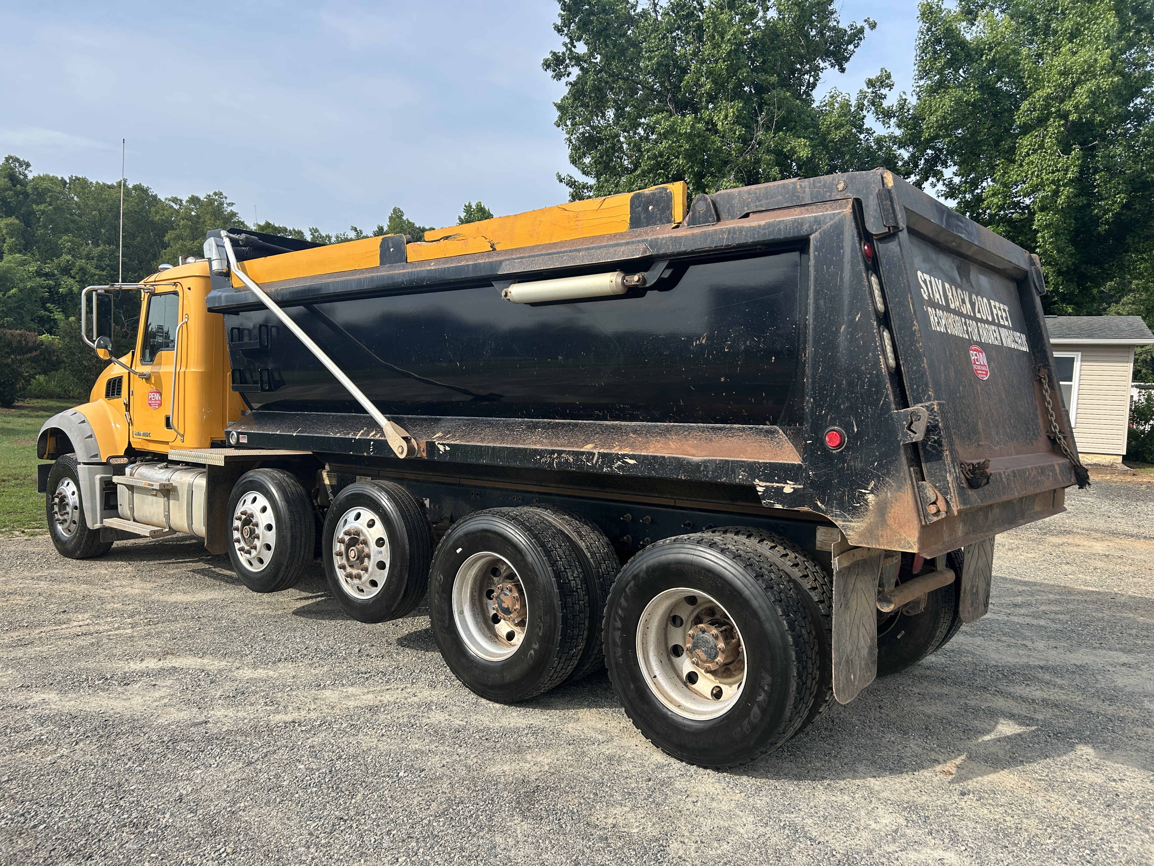 Used 2018 Mack Granite GU713 Quad Axle Dump Truck - automatic