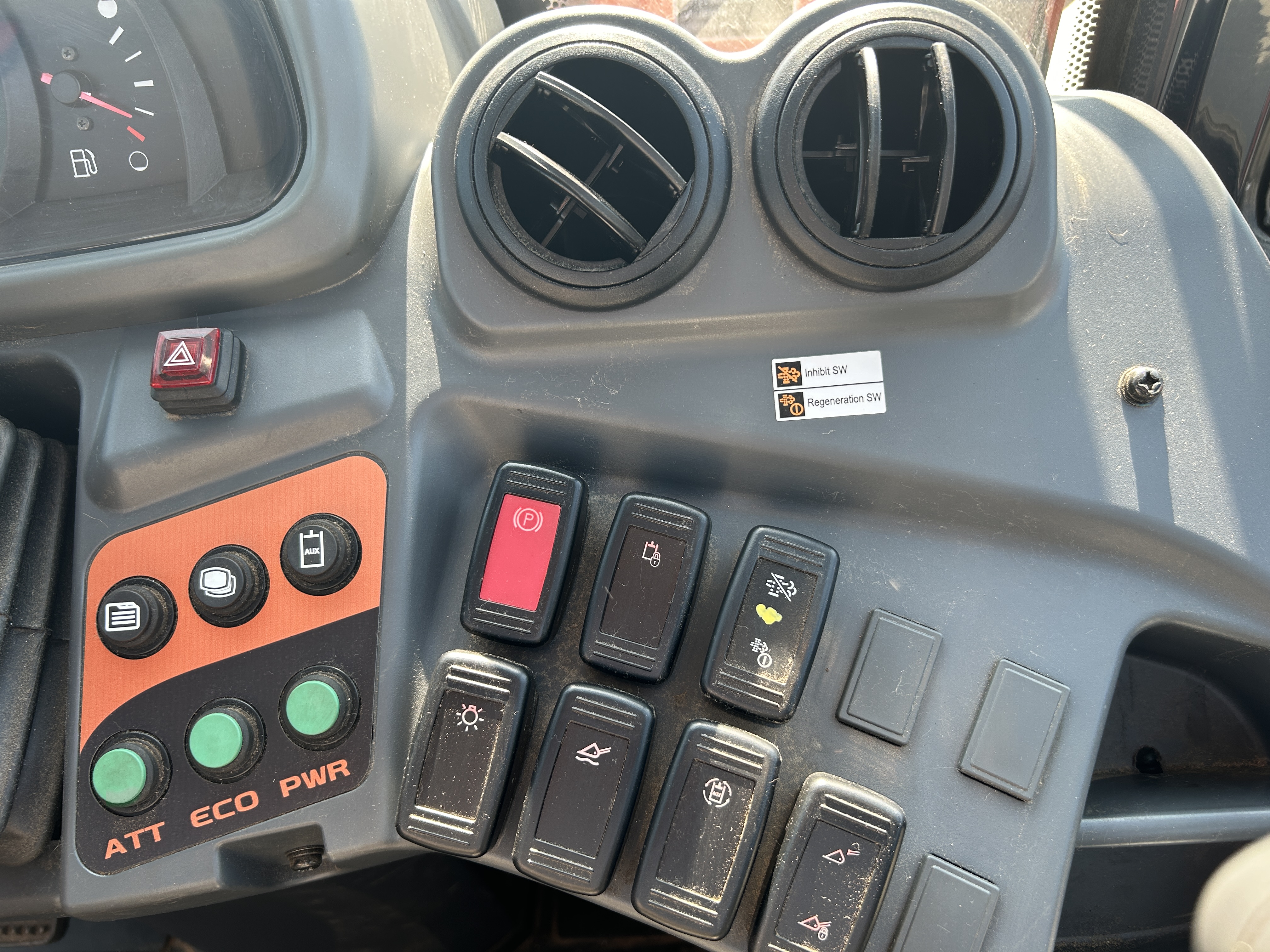 Used 2020 Kubota R630 wheel loader - never used in contruction!