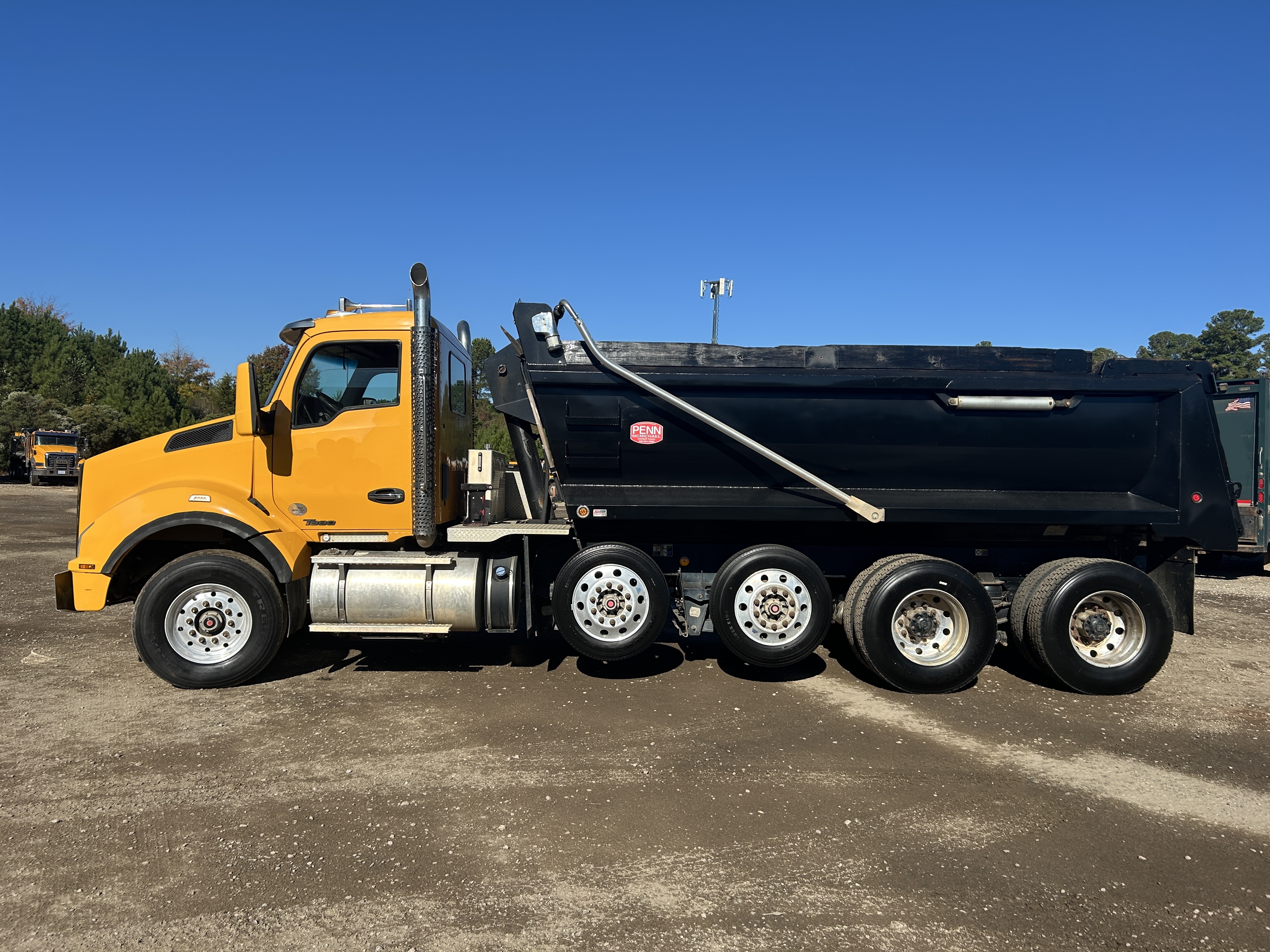 Used 2016 Kenworth T880 Quad Axle Dump Truck - Automatic