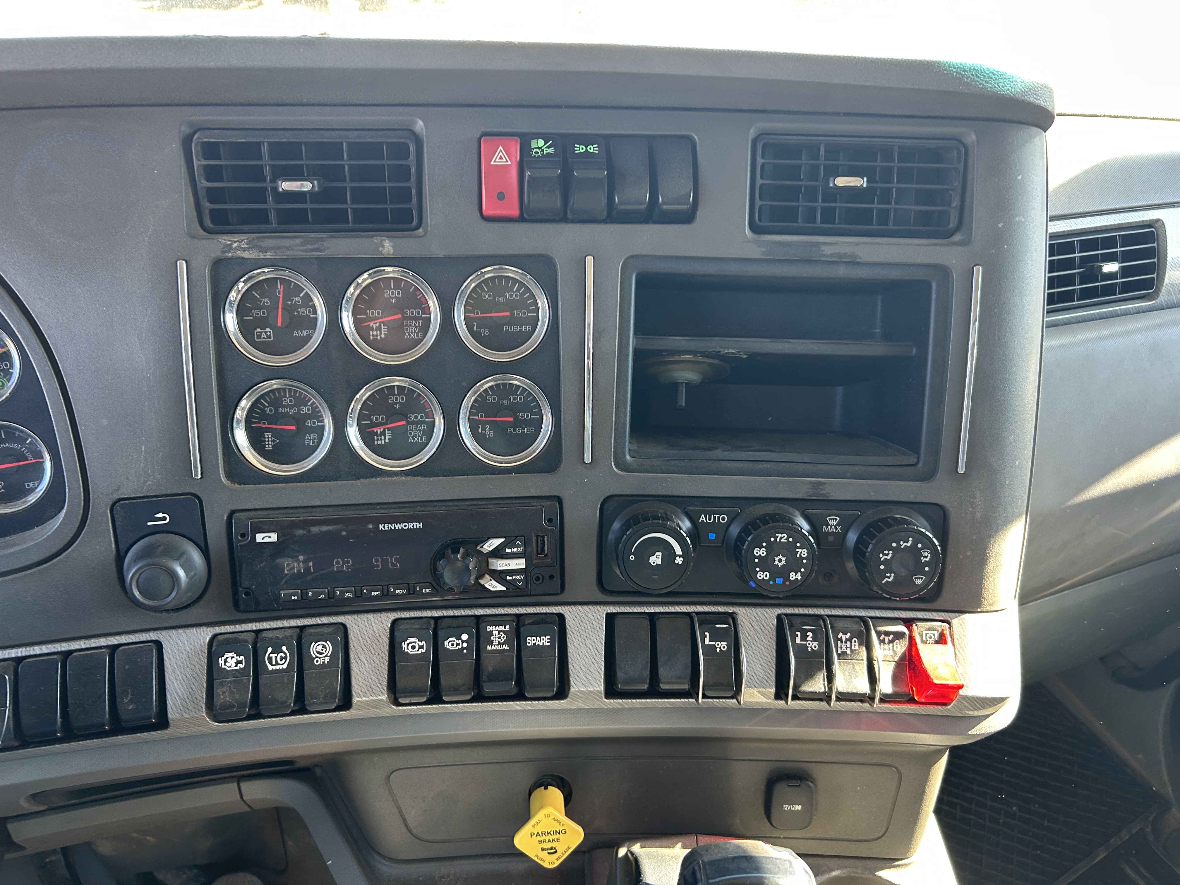 Used 2016 Kenworth T880 Quad Axle Dump Truck - Automatic