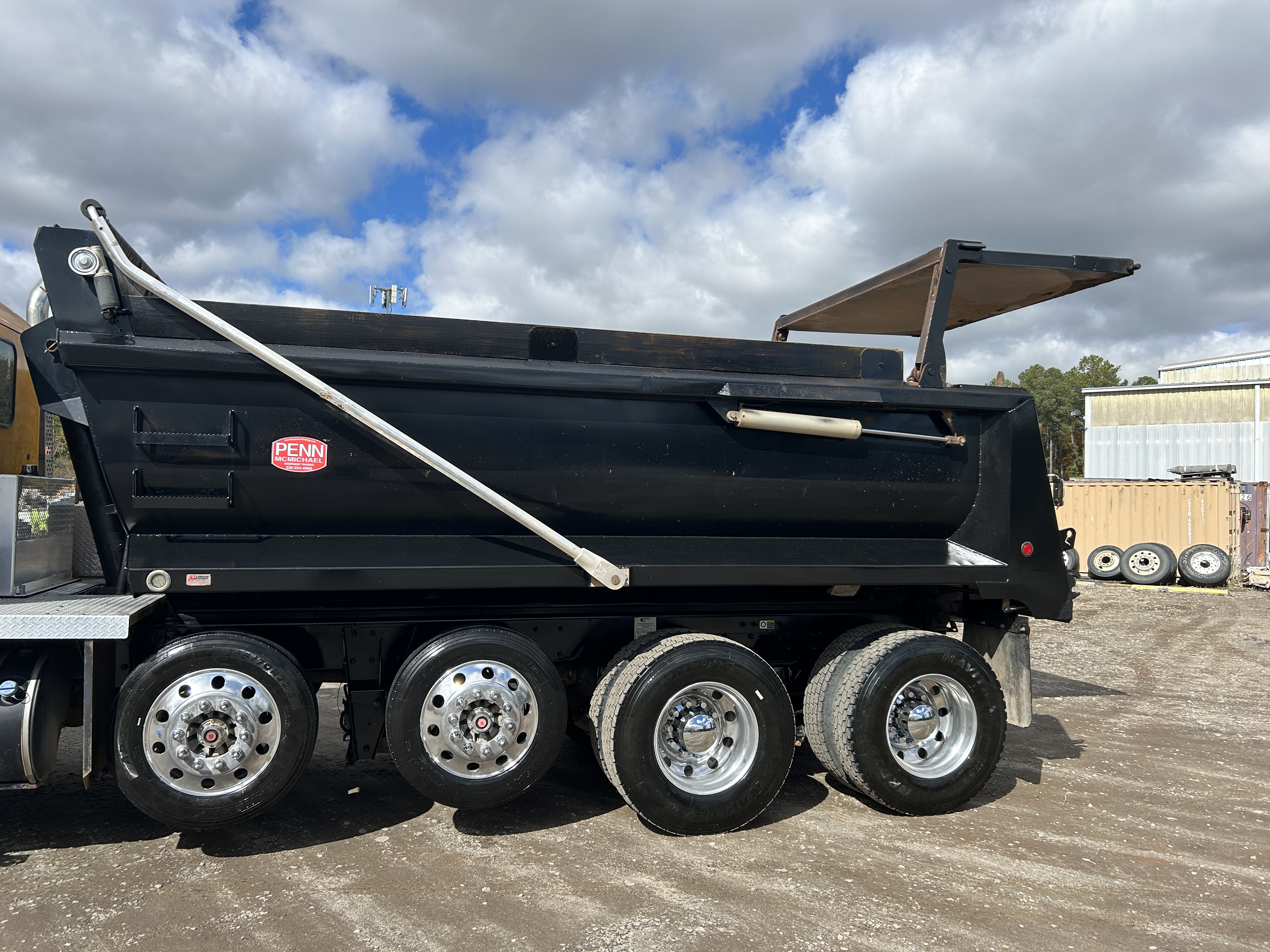 Used 2016 Kenworth T880 Quad Axle Dump Truck - Automatic