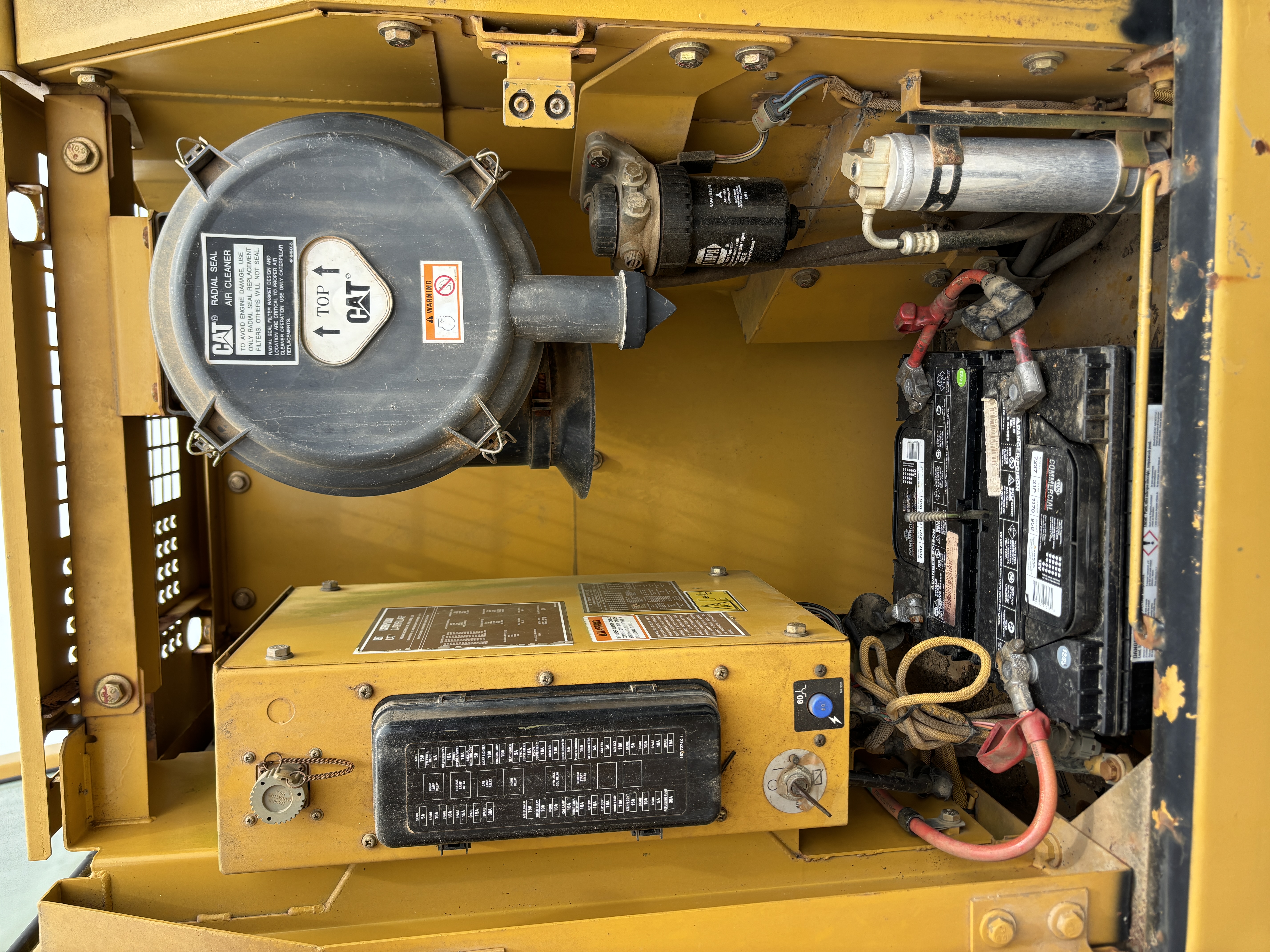 Used 2002 CATERPILLAR 320CL