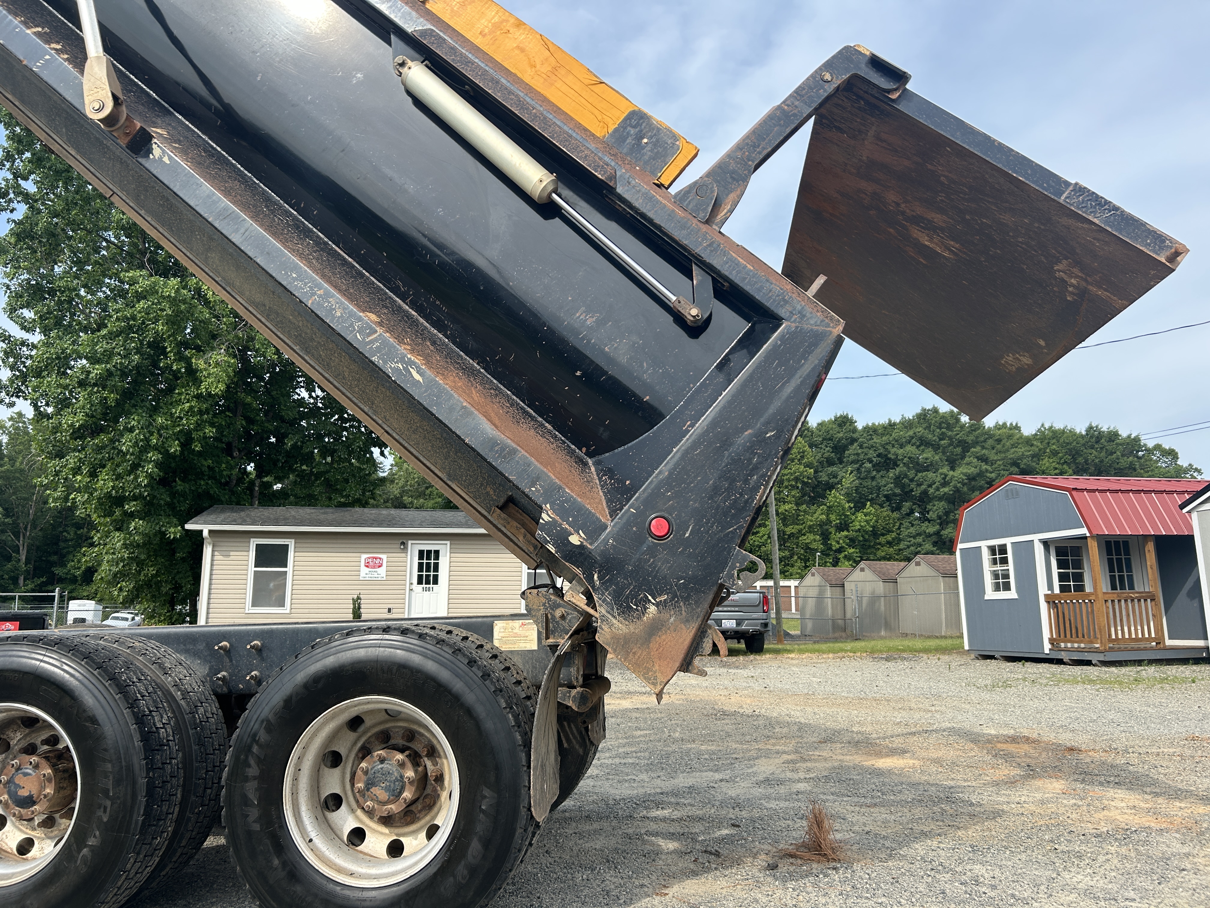 Used 2018 Mack Granite GU713 Quad Axle Dump Truck - automatic