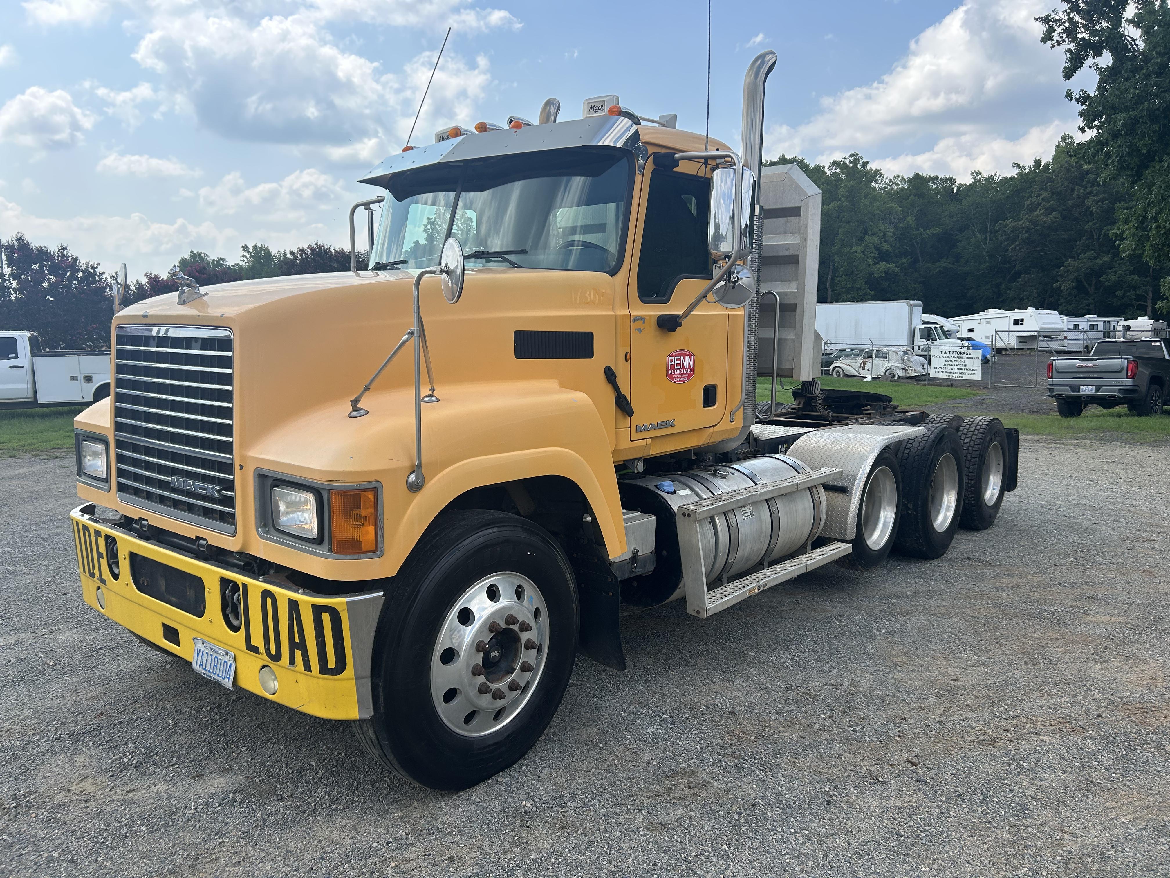 Used 2013 Mack CHU613 Pinnacle Road Tractor