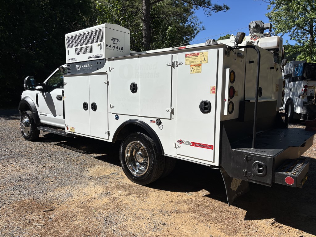 Used 2019 Ford F550 XL service truck