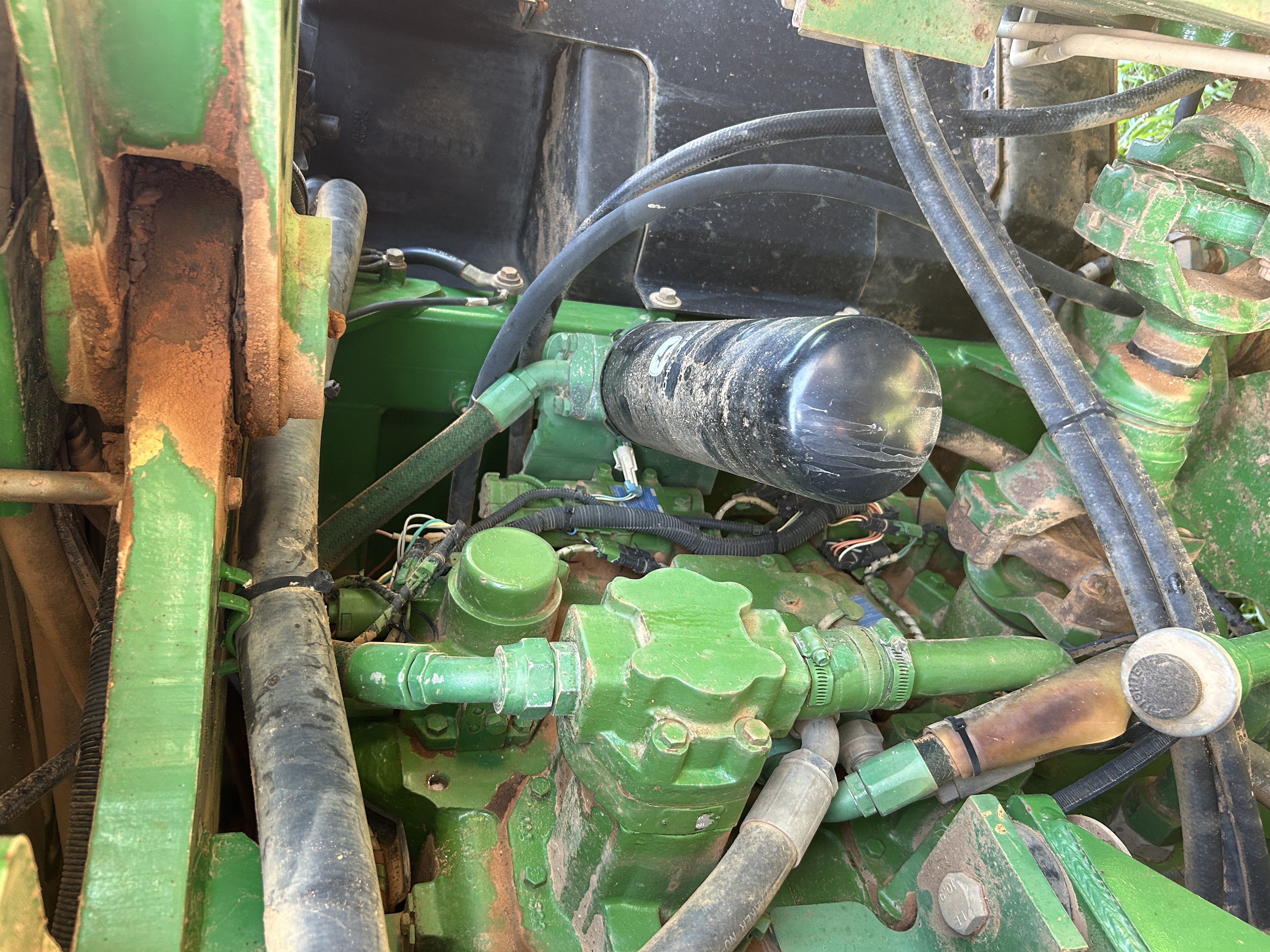 Used 2005 Deere 1810E Pull Pan with Deere 9400 tractor with 4455 hrs