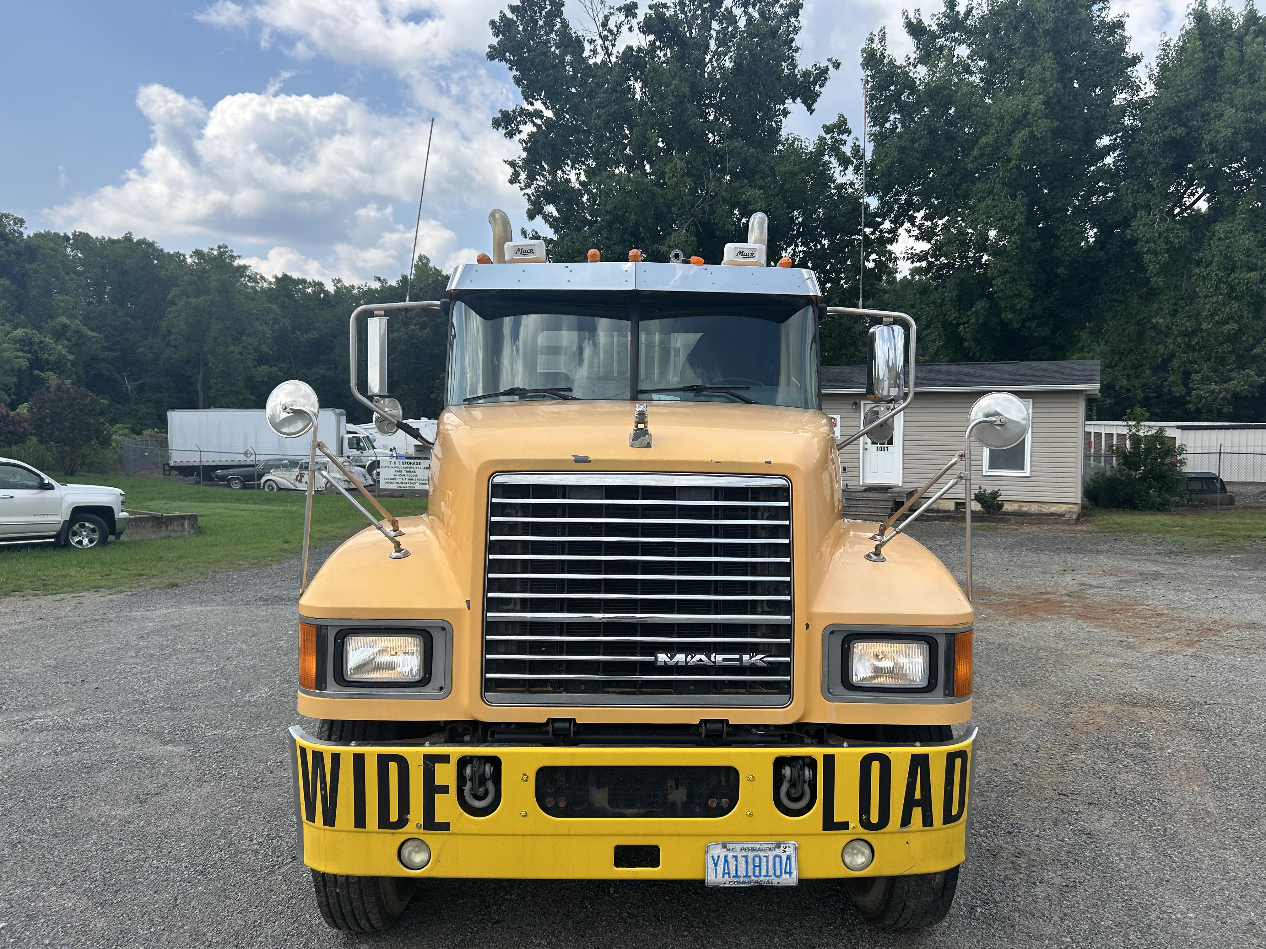 Used 2013 Mack CHU613 Pinnacle Road Tractor