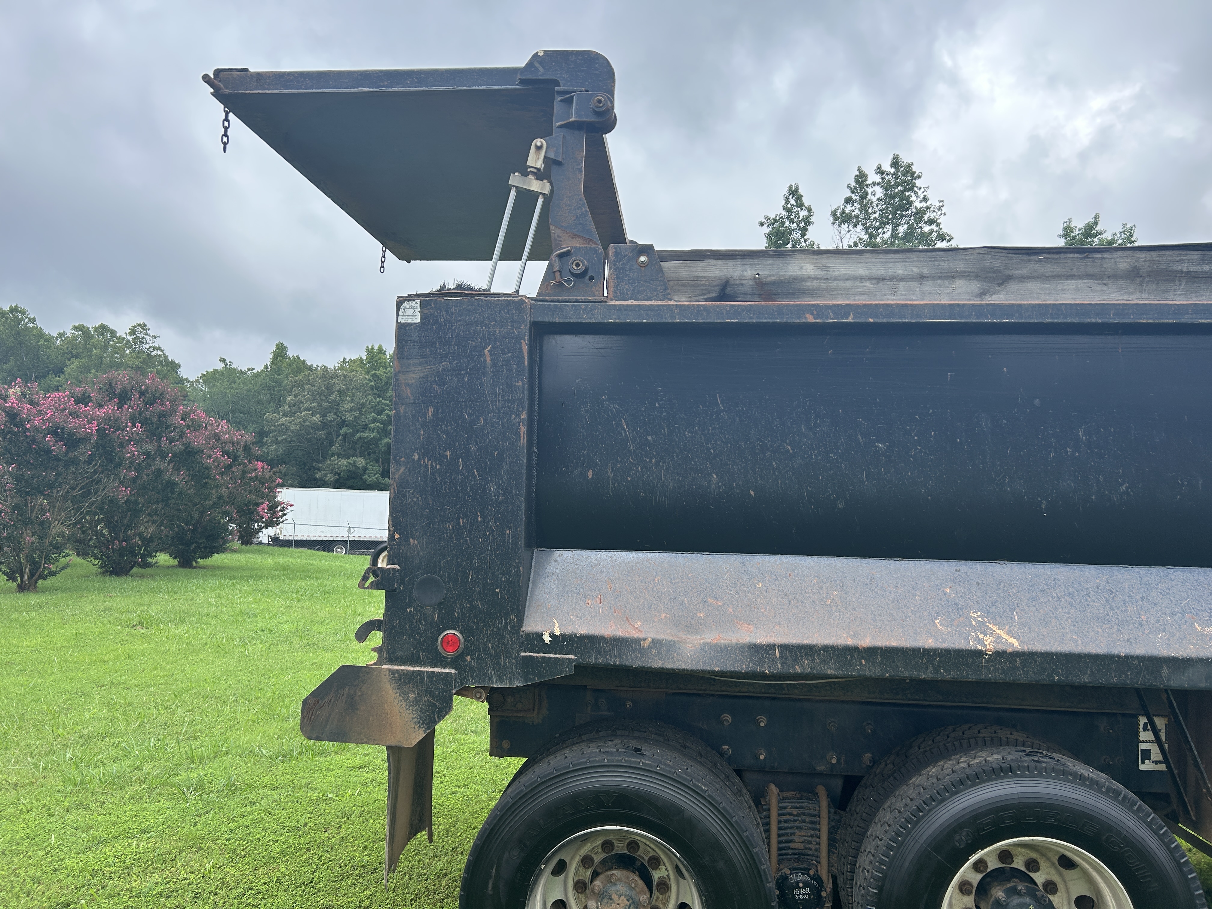 Used 2014 Mack Granite GU713 Quad Axle Dump Truck - Automatic