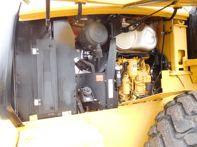 Used 2017 Caterpillar 926M