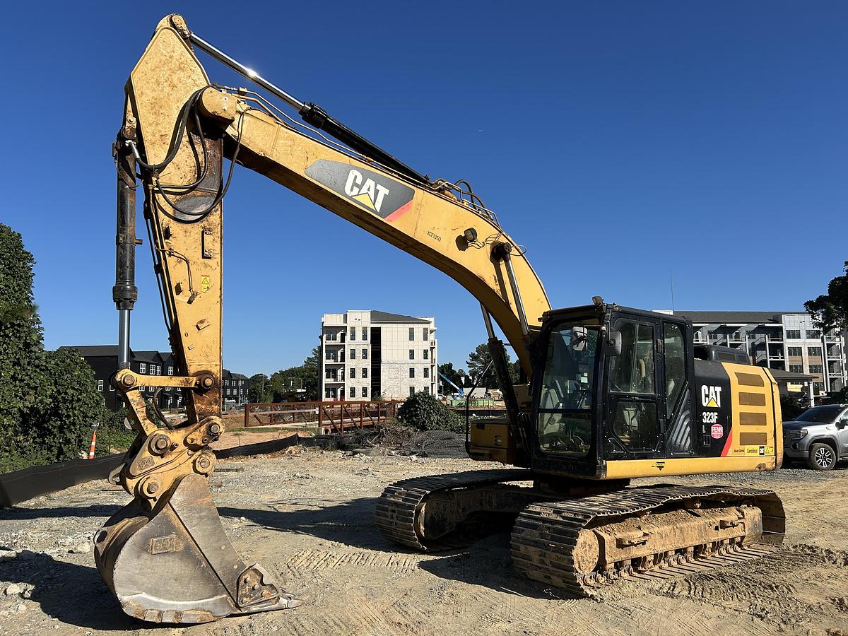 Used 2016 Caterpillar 323FL