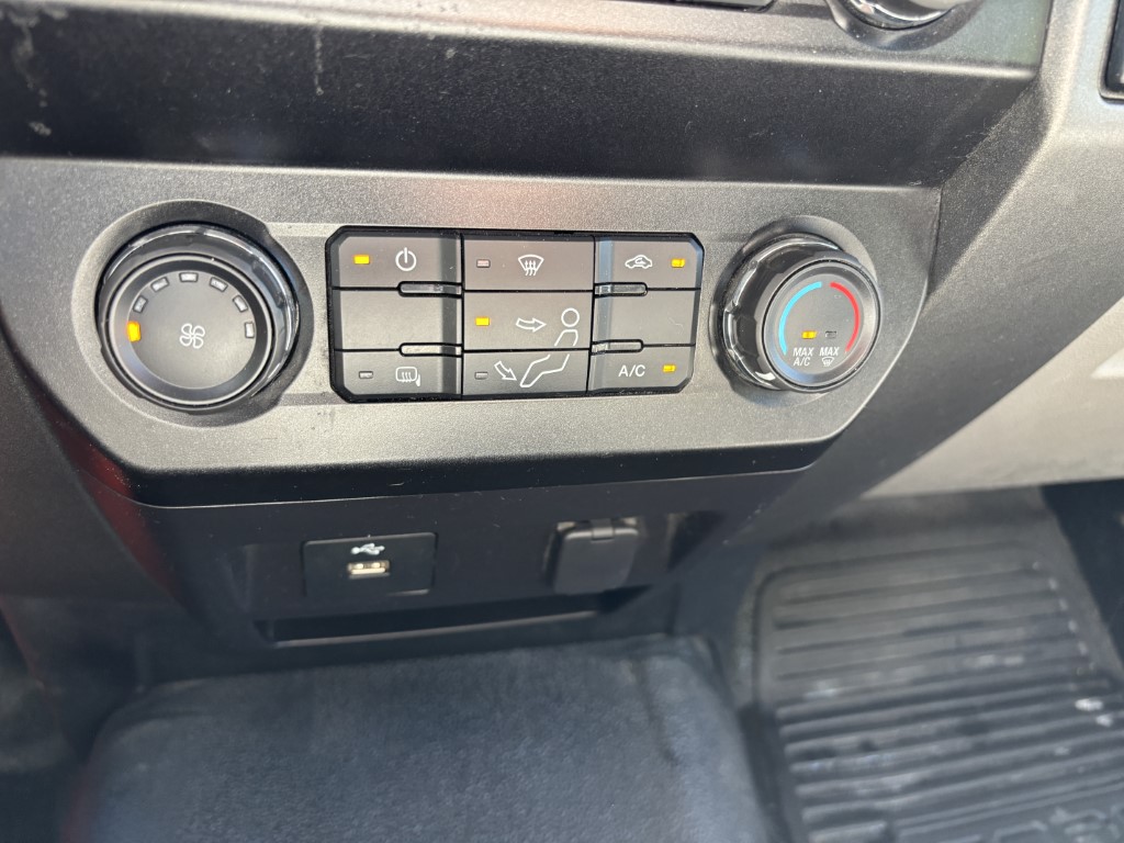 Used 2019 Ford F550 XL service truck