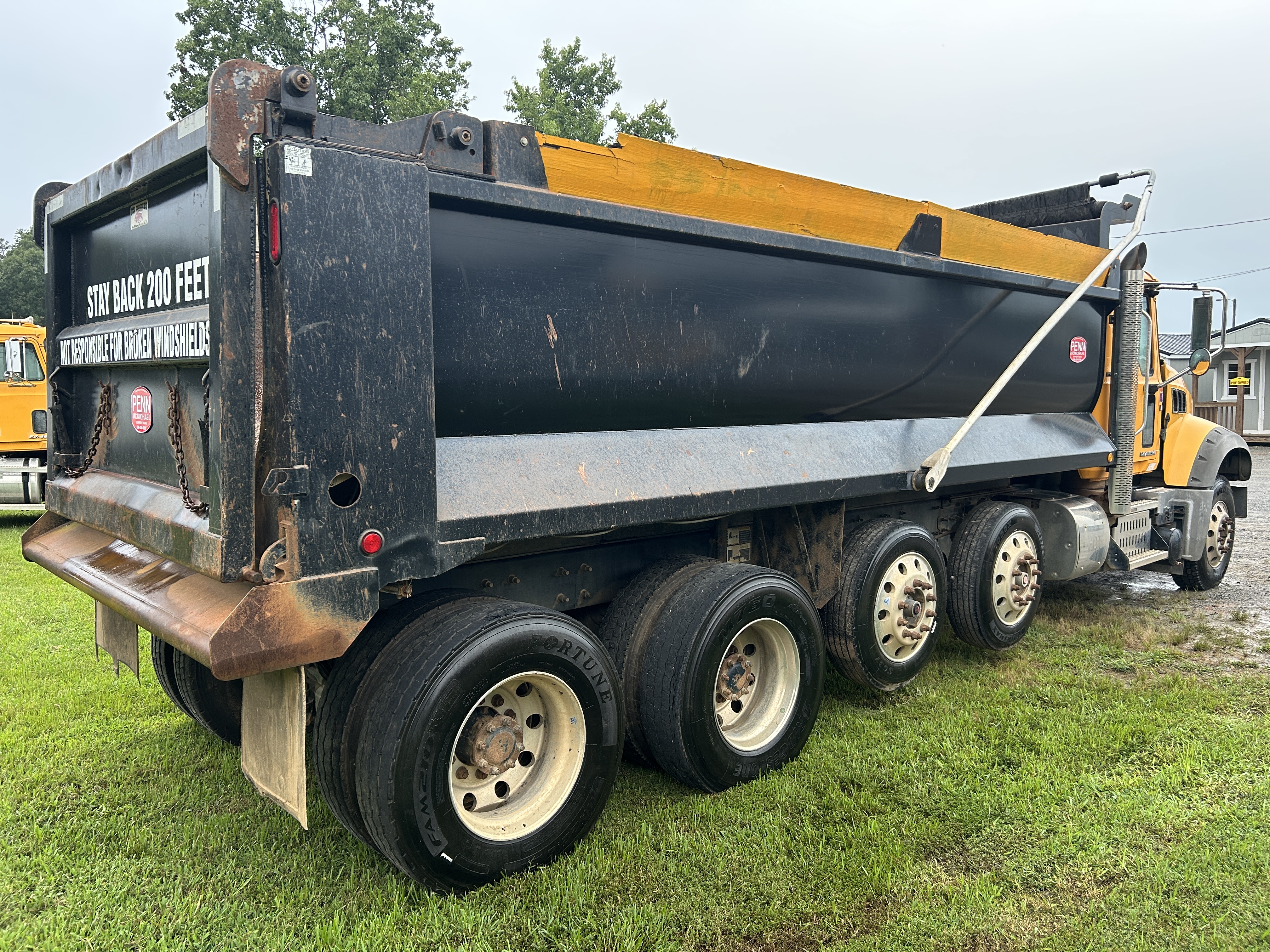 Used 2014 Mack Granite GU713 Quad Axle Dump Truck - Automatic