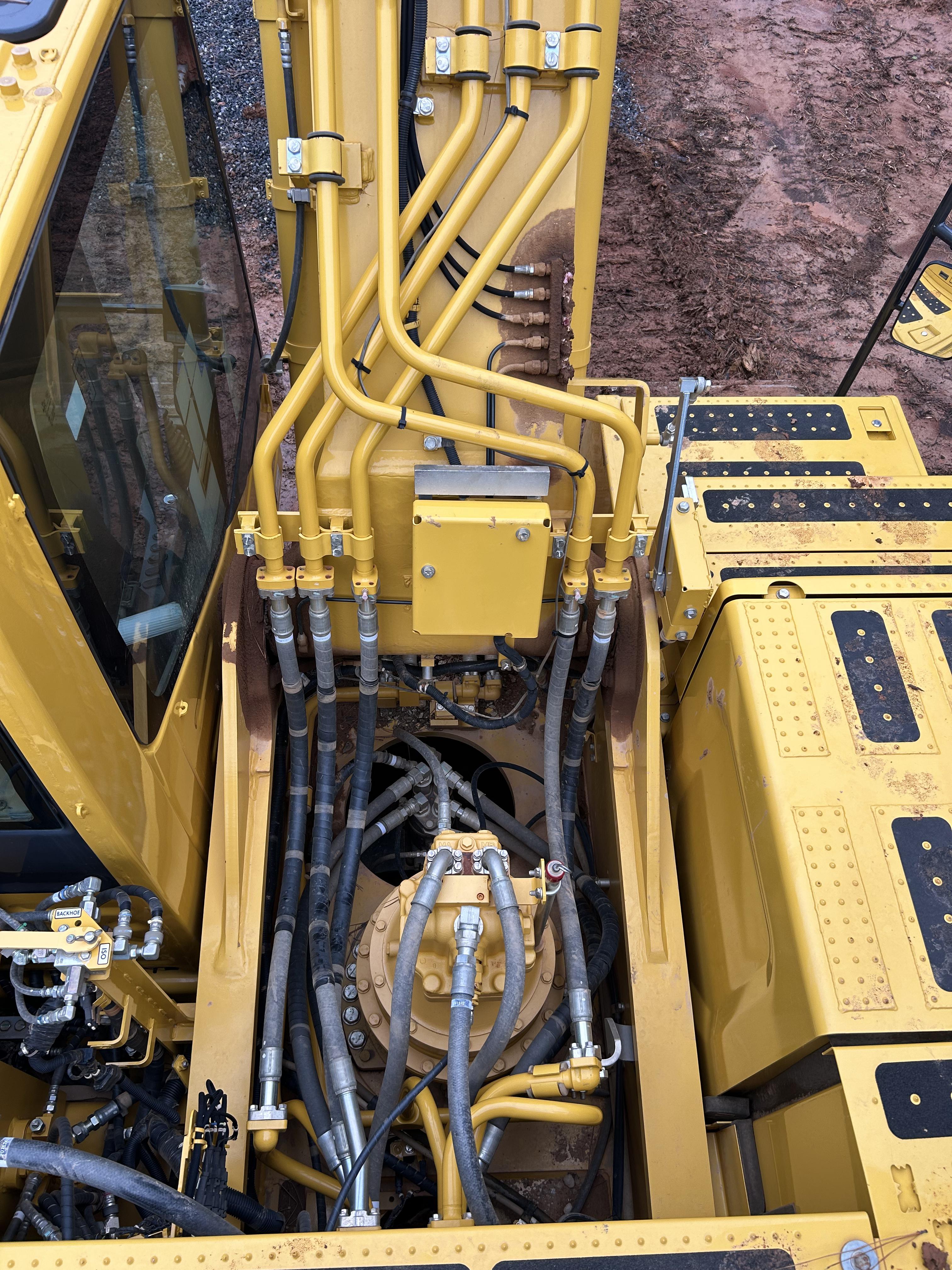 Used 2024 Komatsu PC360CLI-11 042