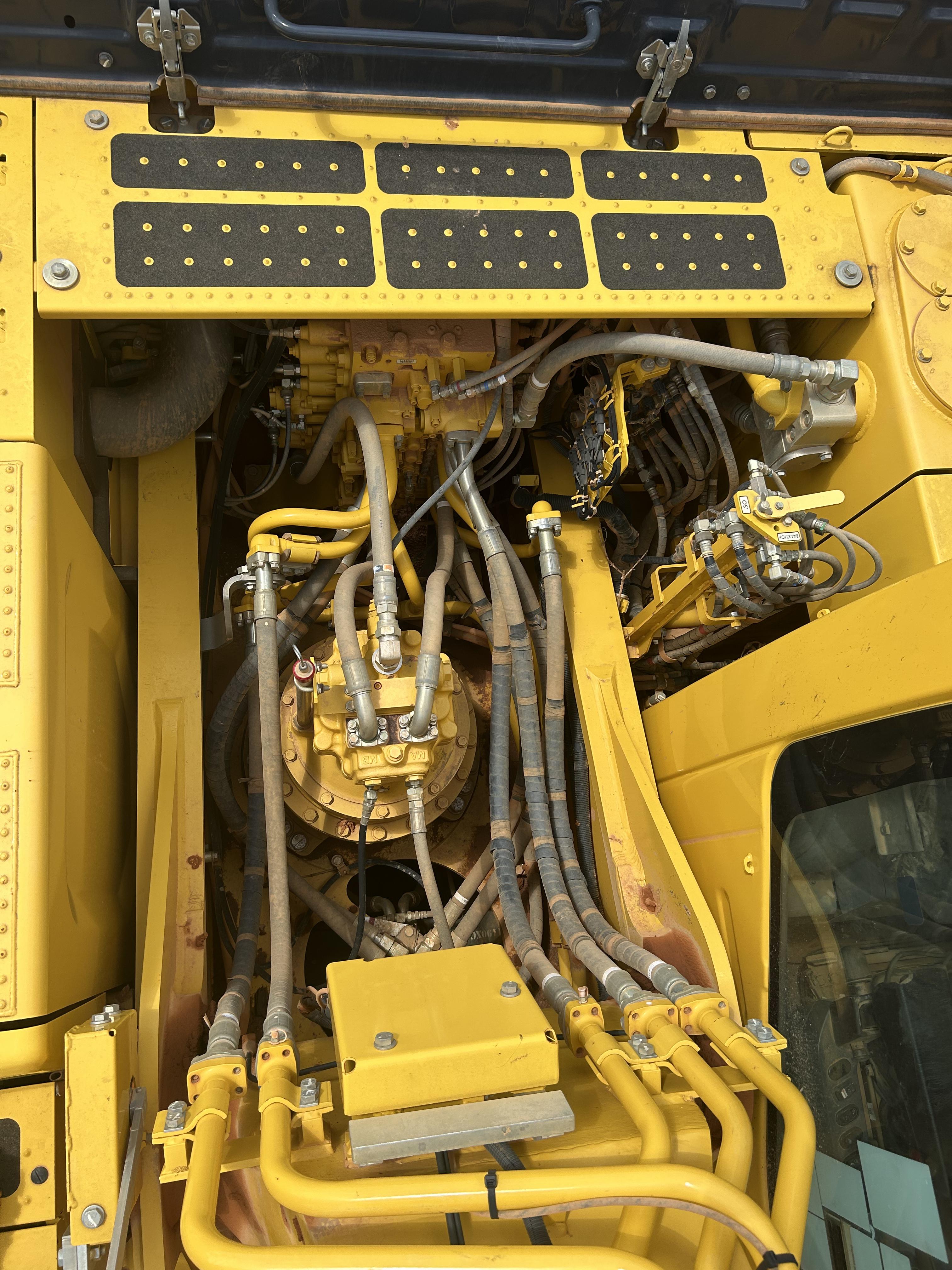 Used 2024 Komatsu PC360CLI-11 977