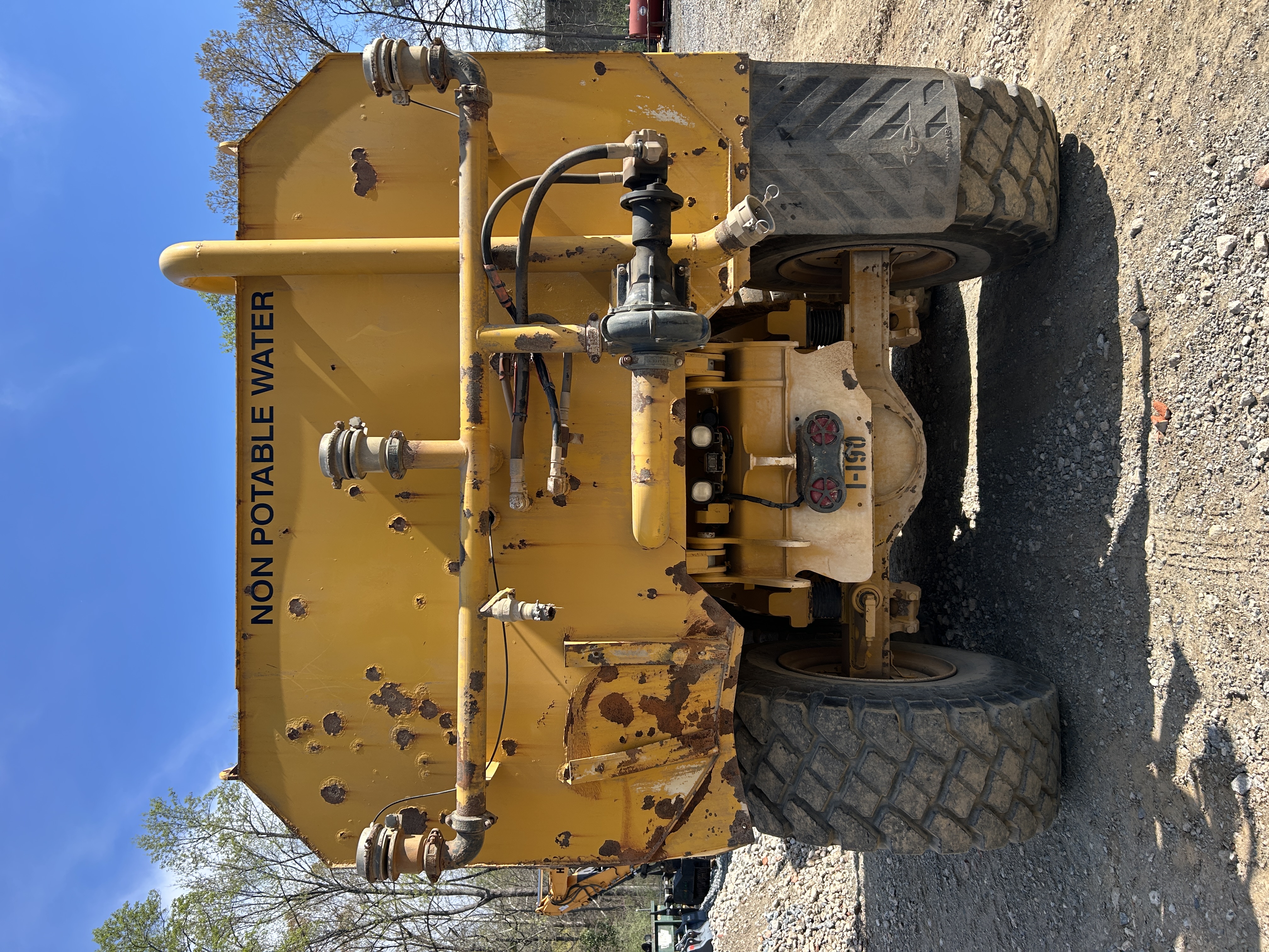 Used 2015 Bell B25E Water Truck