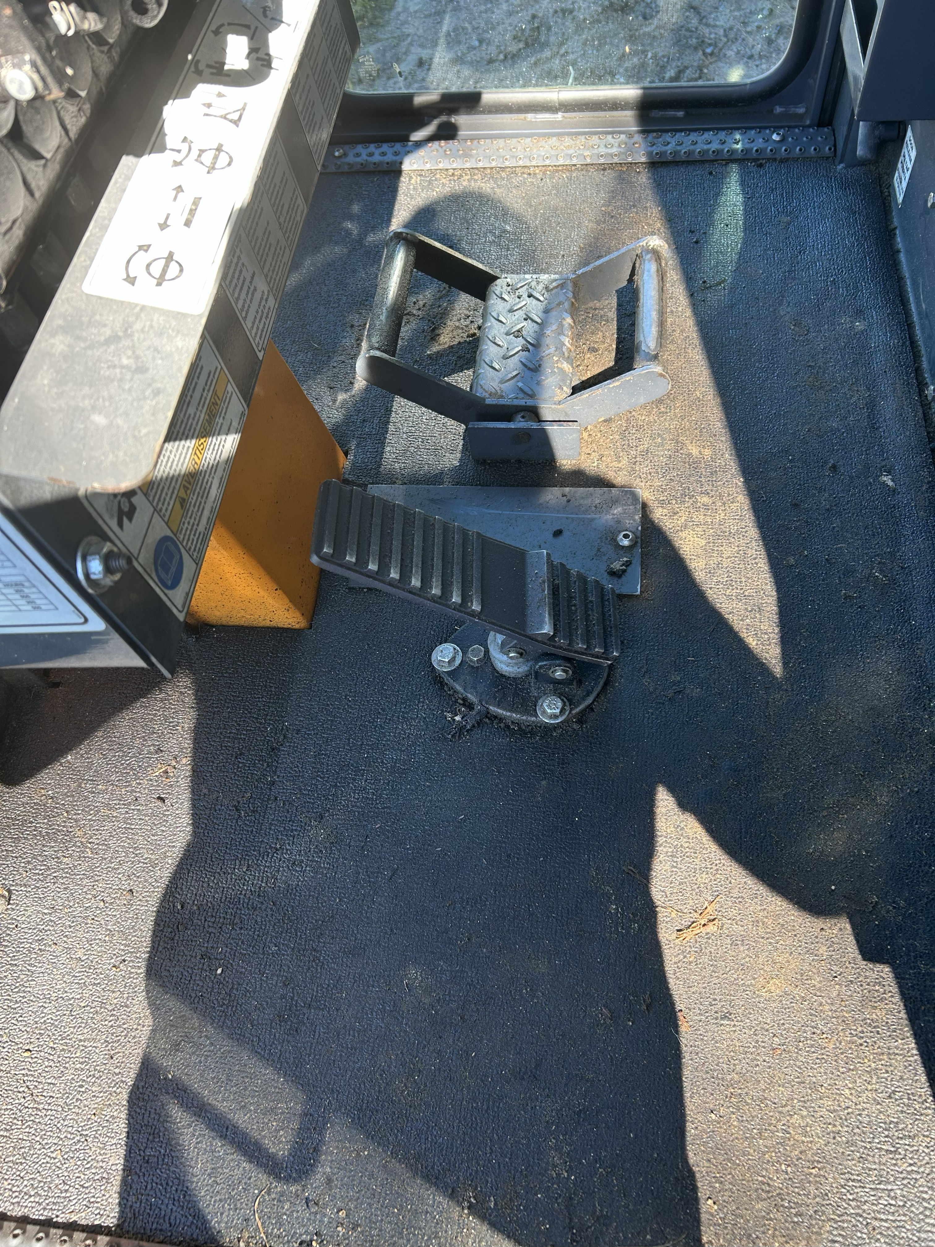 Used 2017 Leeboy 685C with only 1362