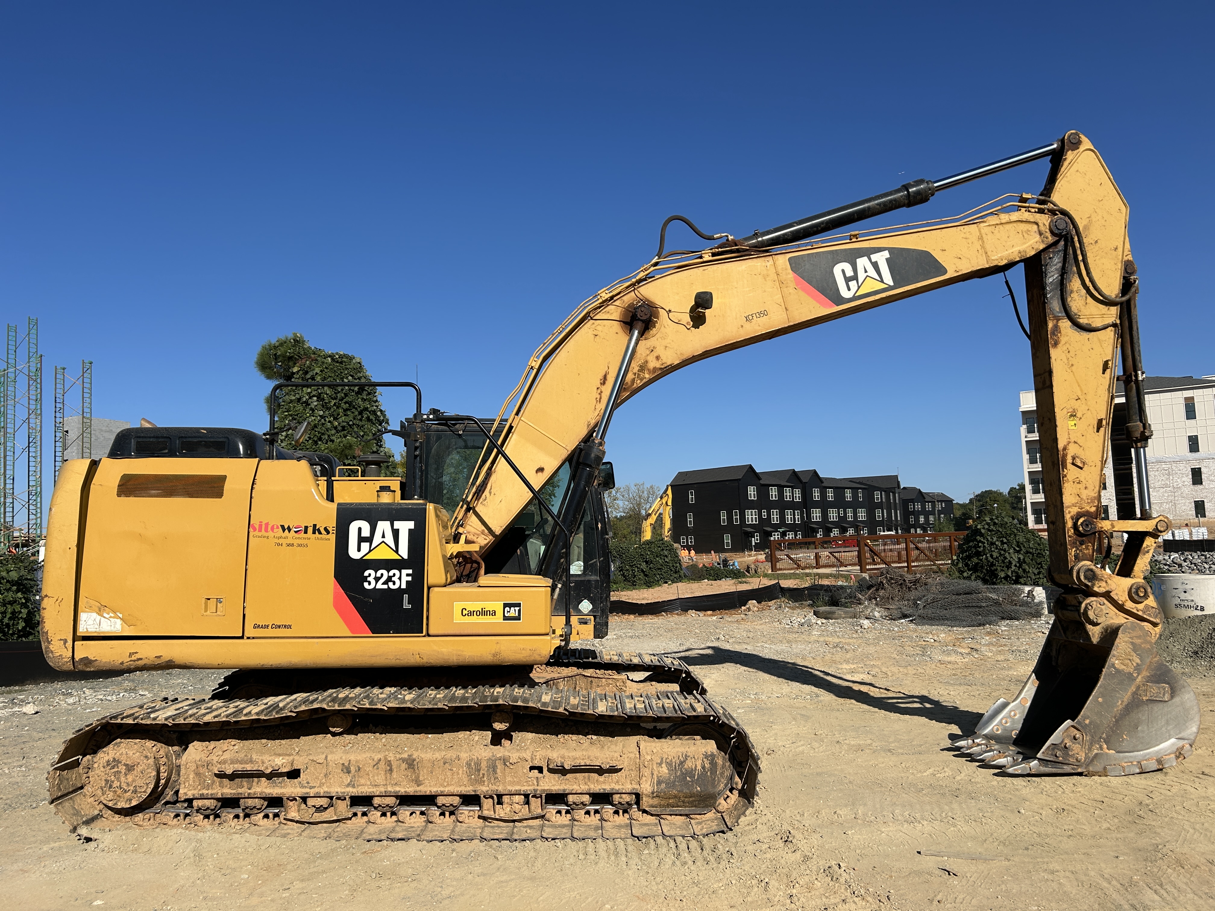 Used 2016 Caterpillar 323FL