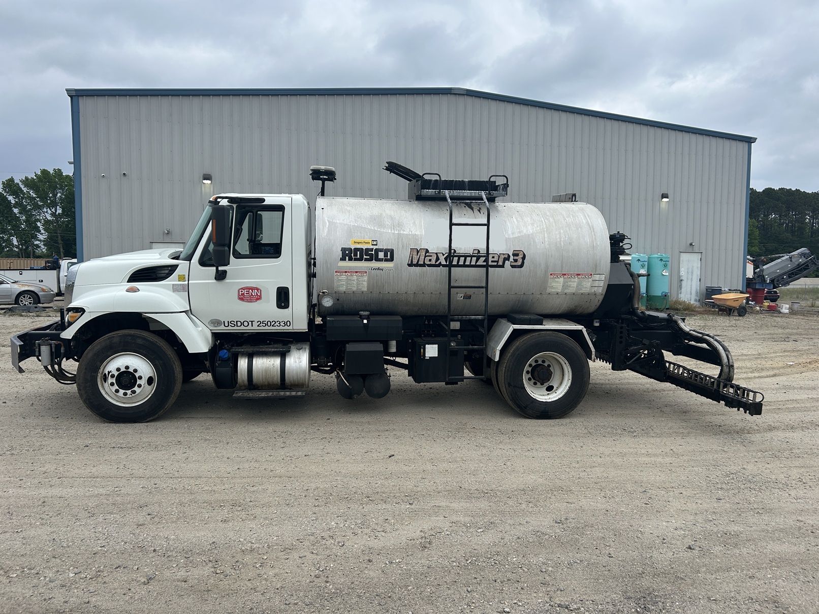 Used 2018 International Leeboy Rosco Maximizer 3 Tack Truck