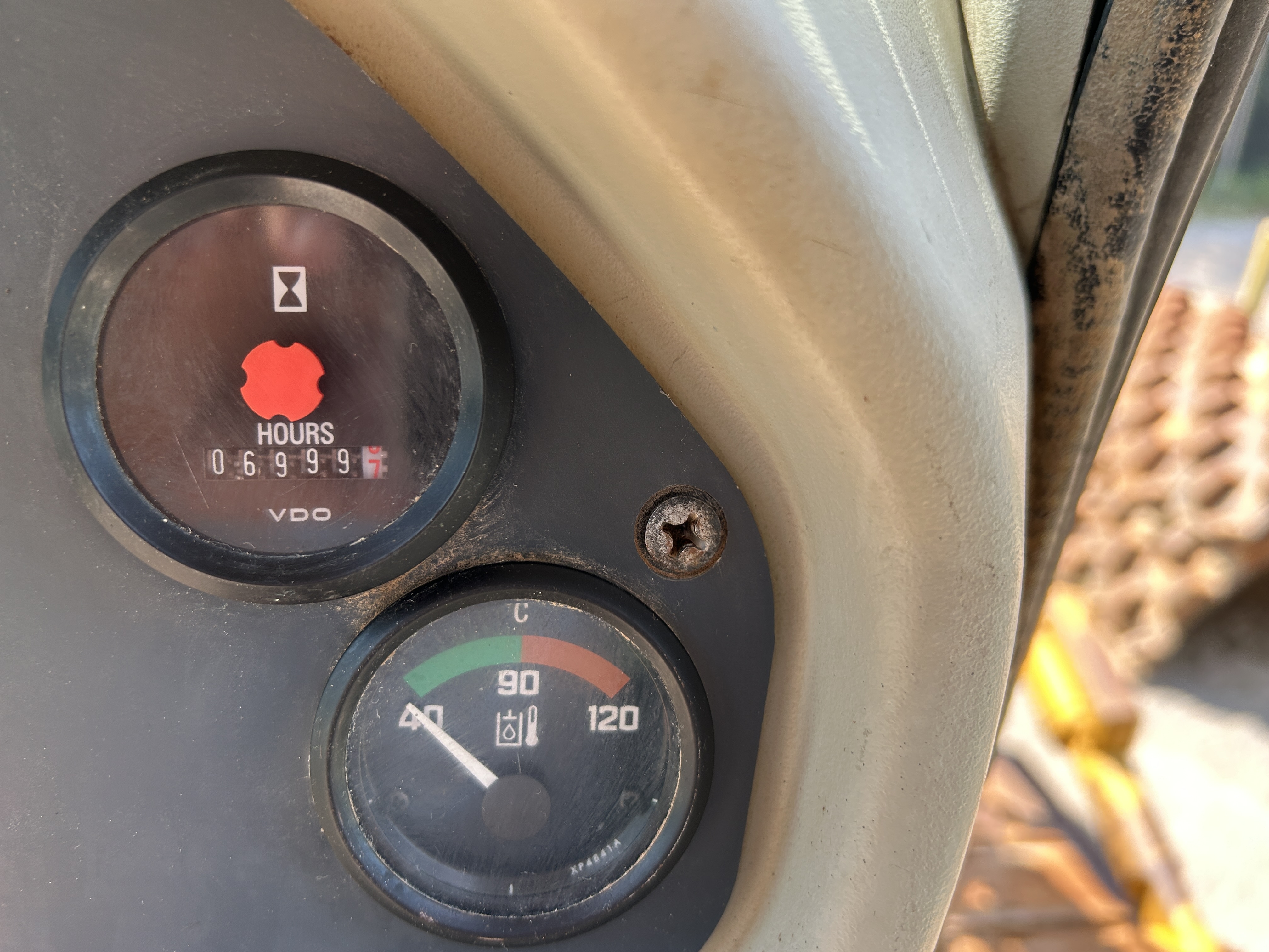 Used 2009 DEERE 950J (D7R size) with ripper