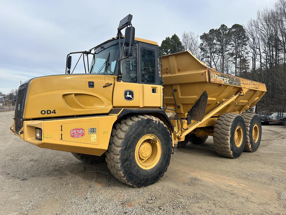 Used 2015 Deere 300D Series II