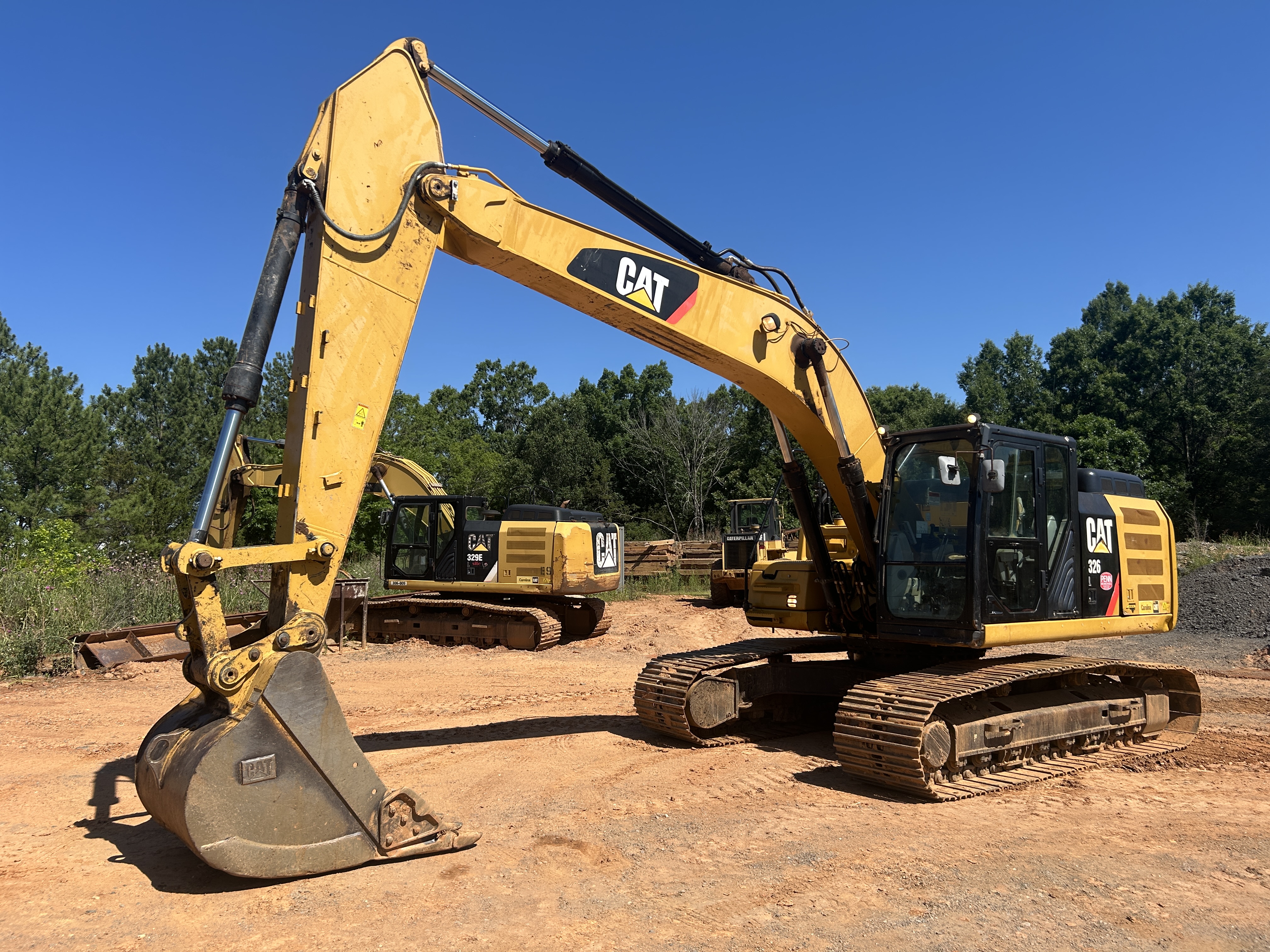Used 2016 Caterpillar 326FL
