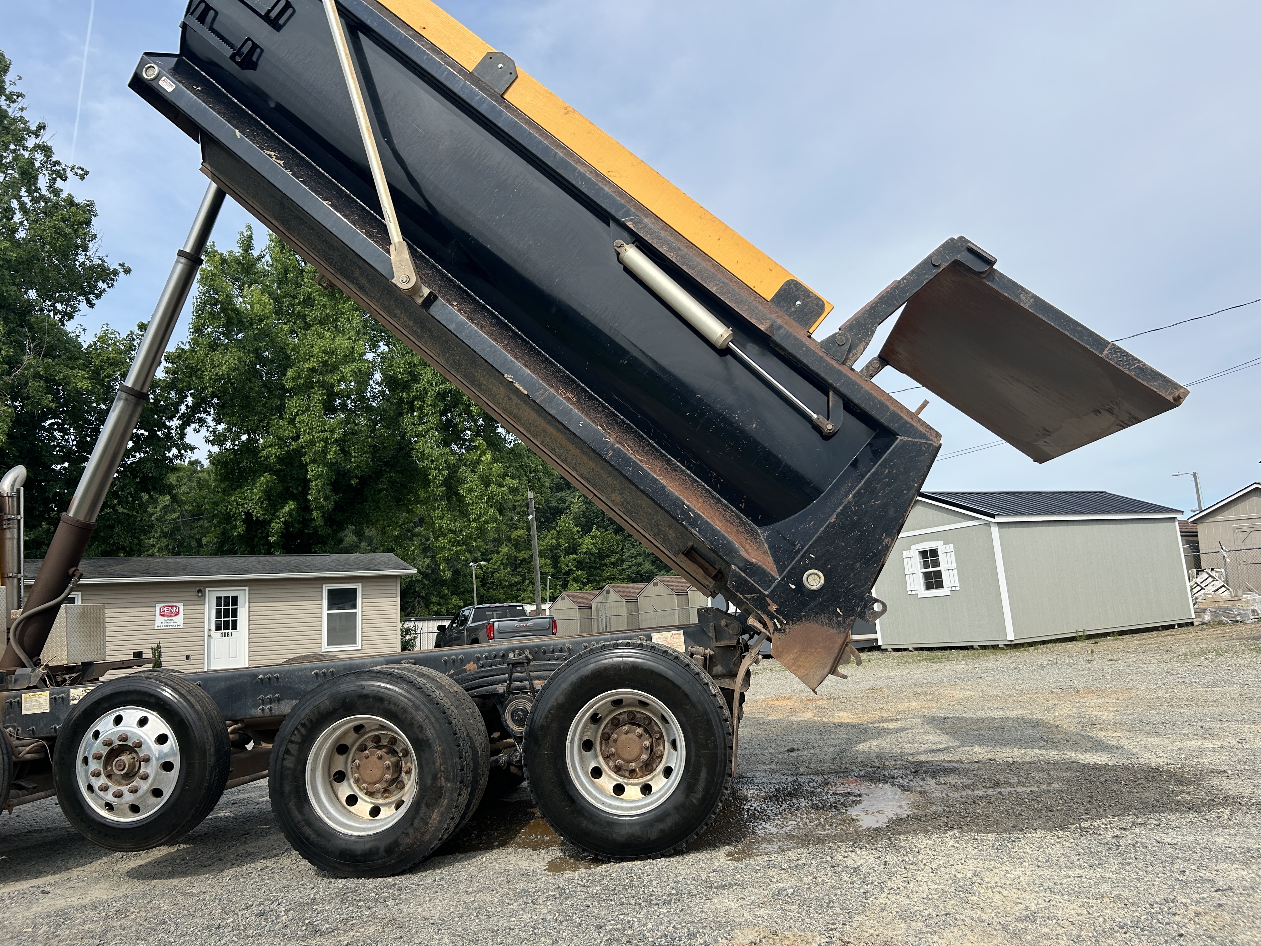 Used 2018 Mack Granite GU713 Quad Axle Dump Truck - automatic
