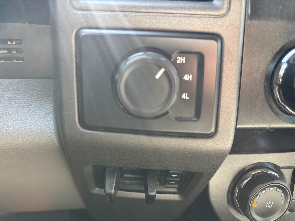 Used 2019 Ford F550 XL service truck