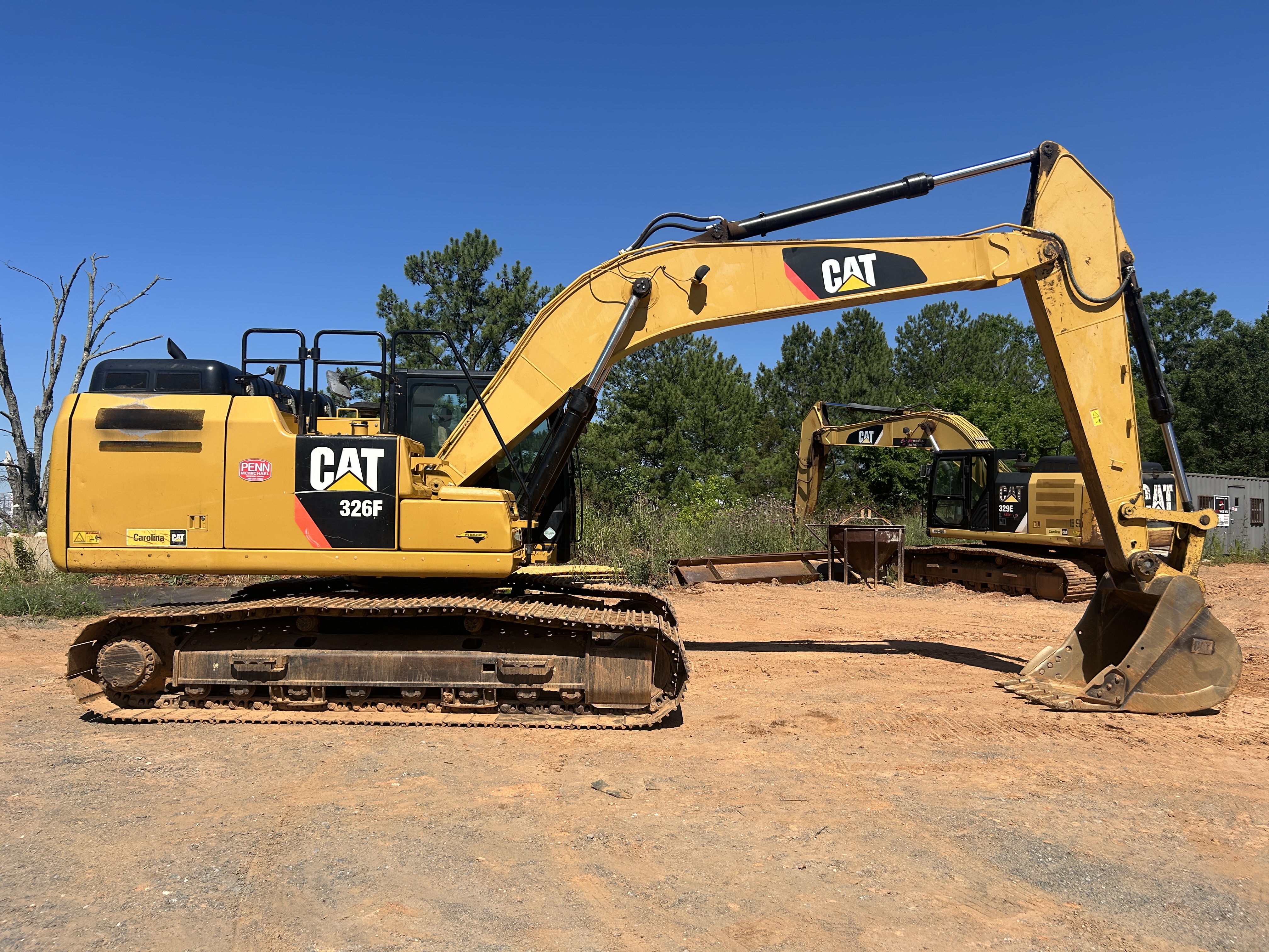 Used 2016 Caterpillar 326FL
