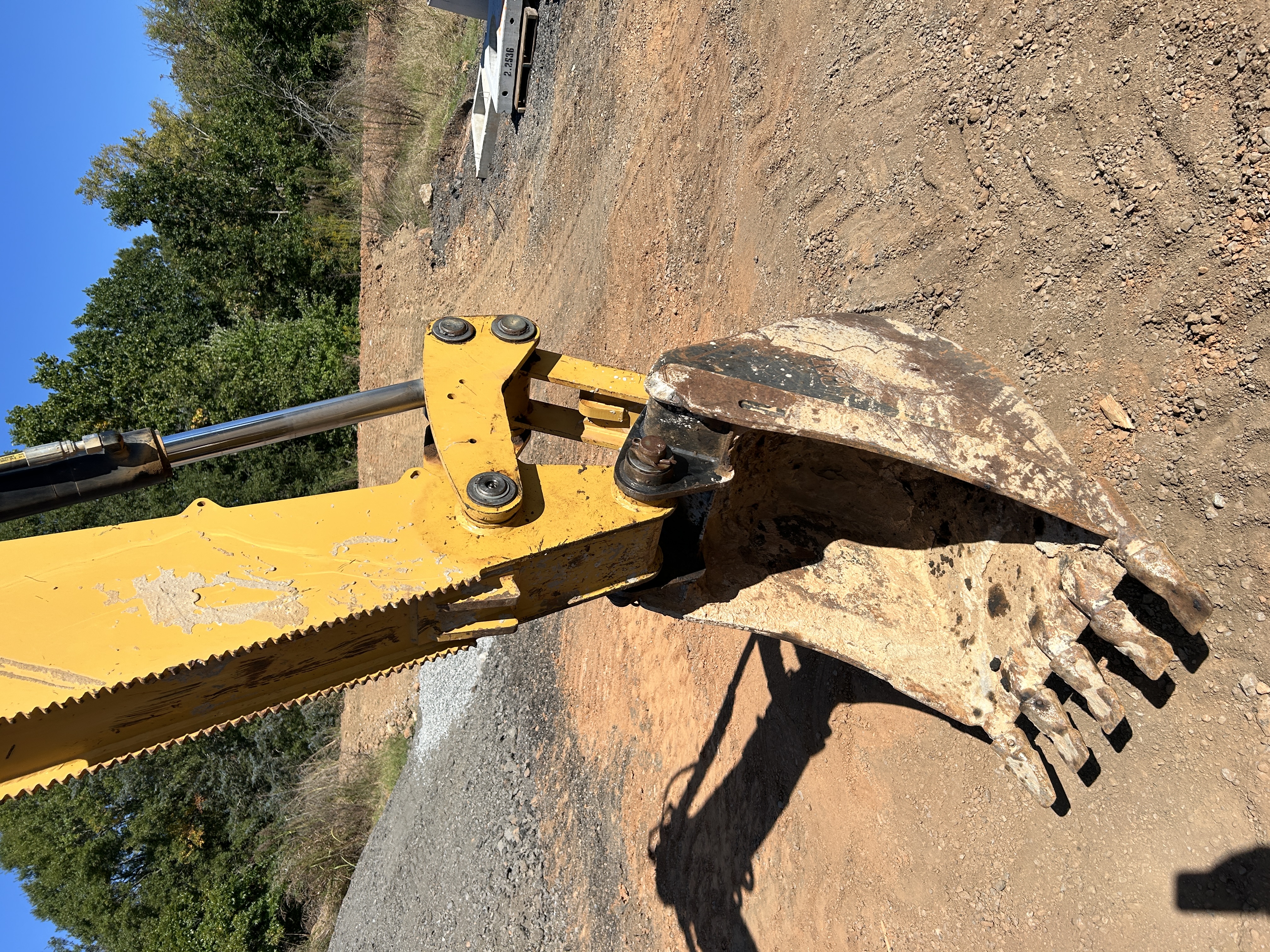 Used 2015 Caterpillar 420F2 IT