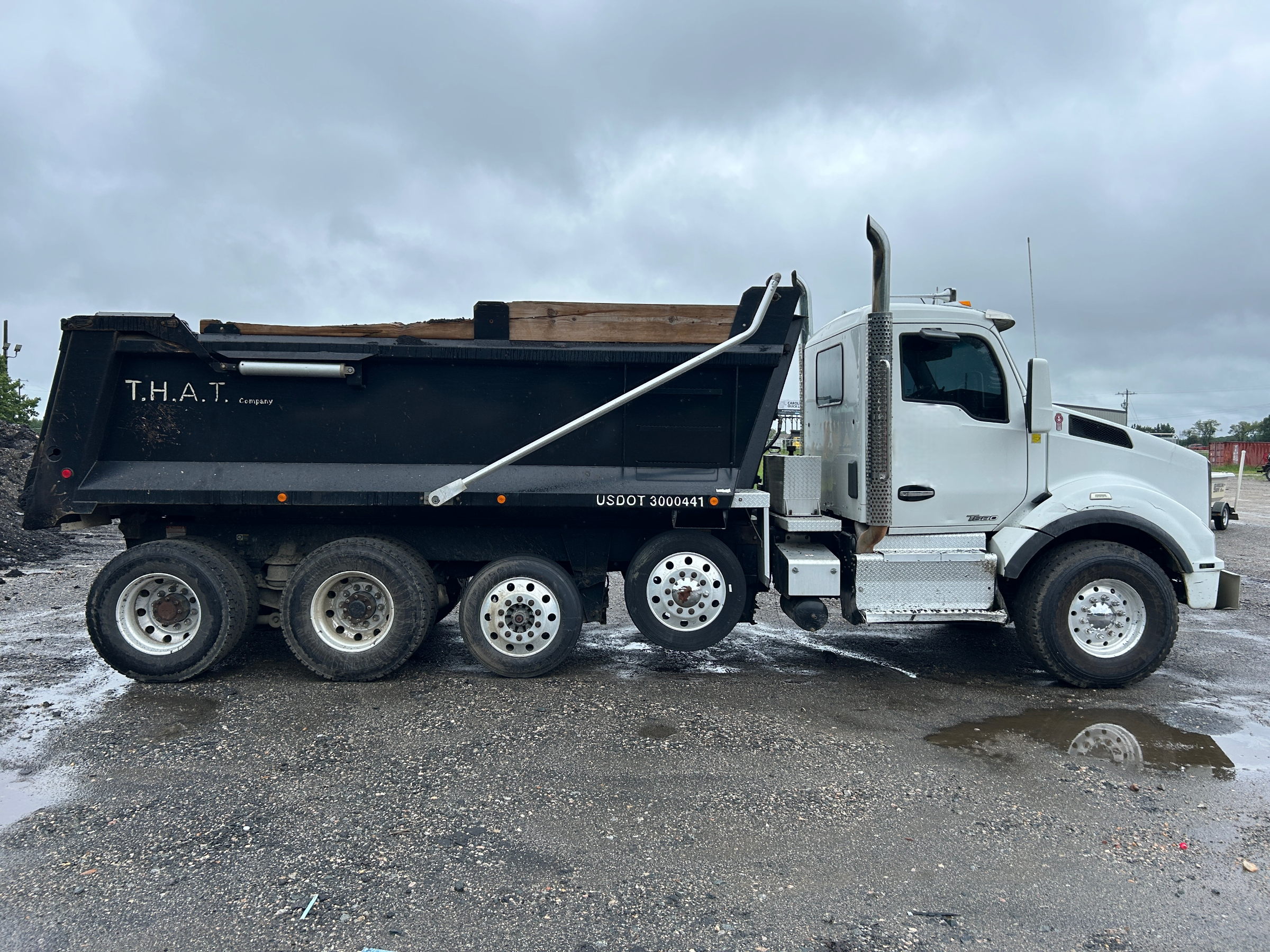 Used 2017 Kenworth T880 Quad Axle Dump Truck