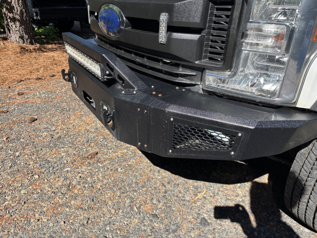 Used 2019 Ford F550 XL service truck