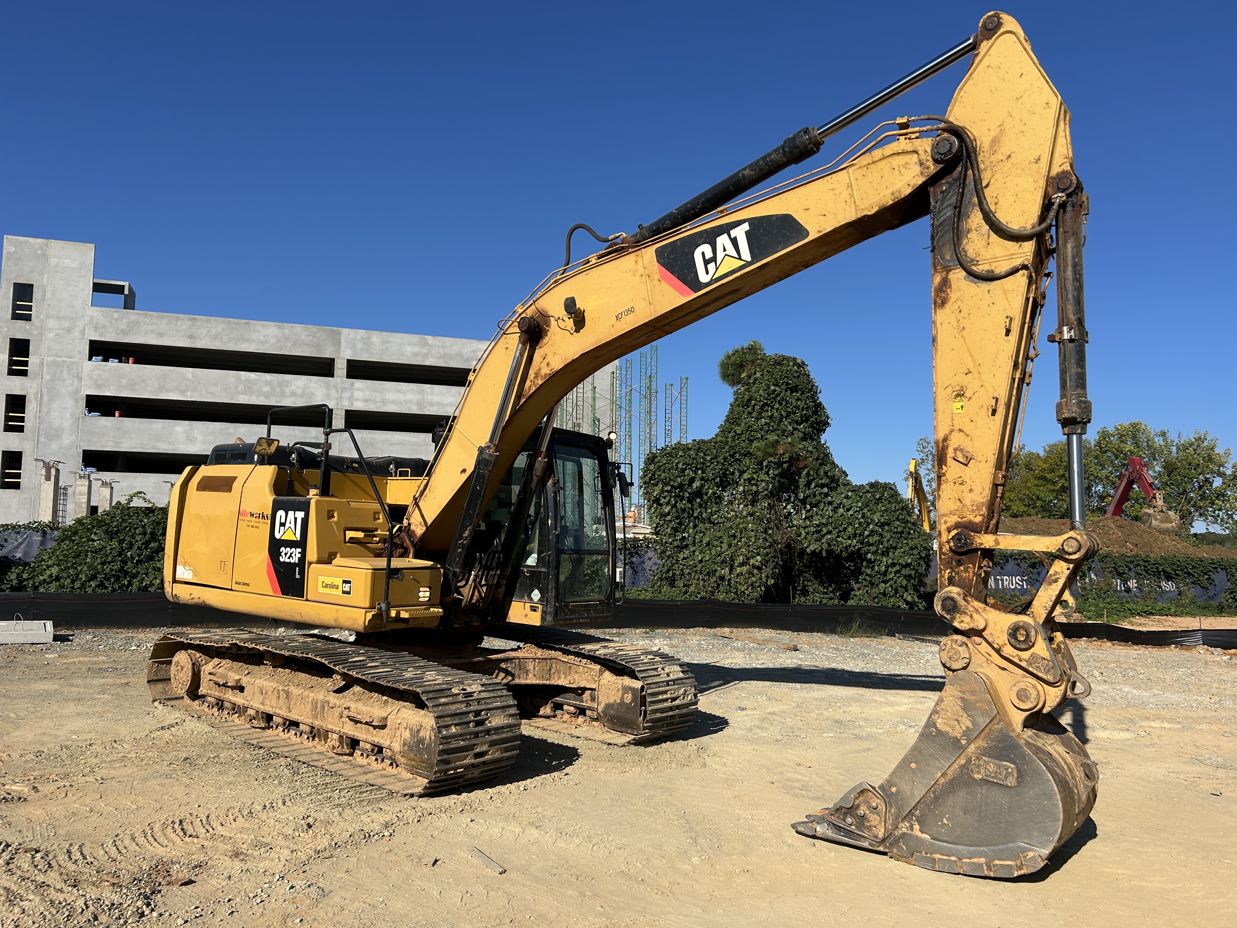 Used 2016 Caterpillar 323FL