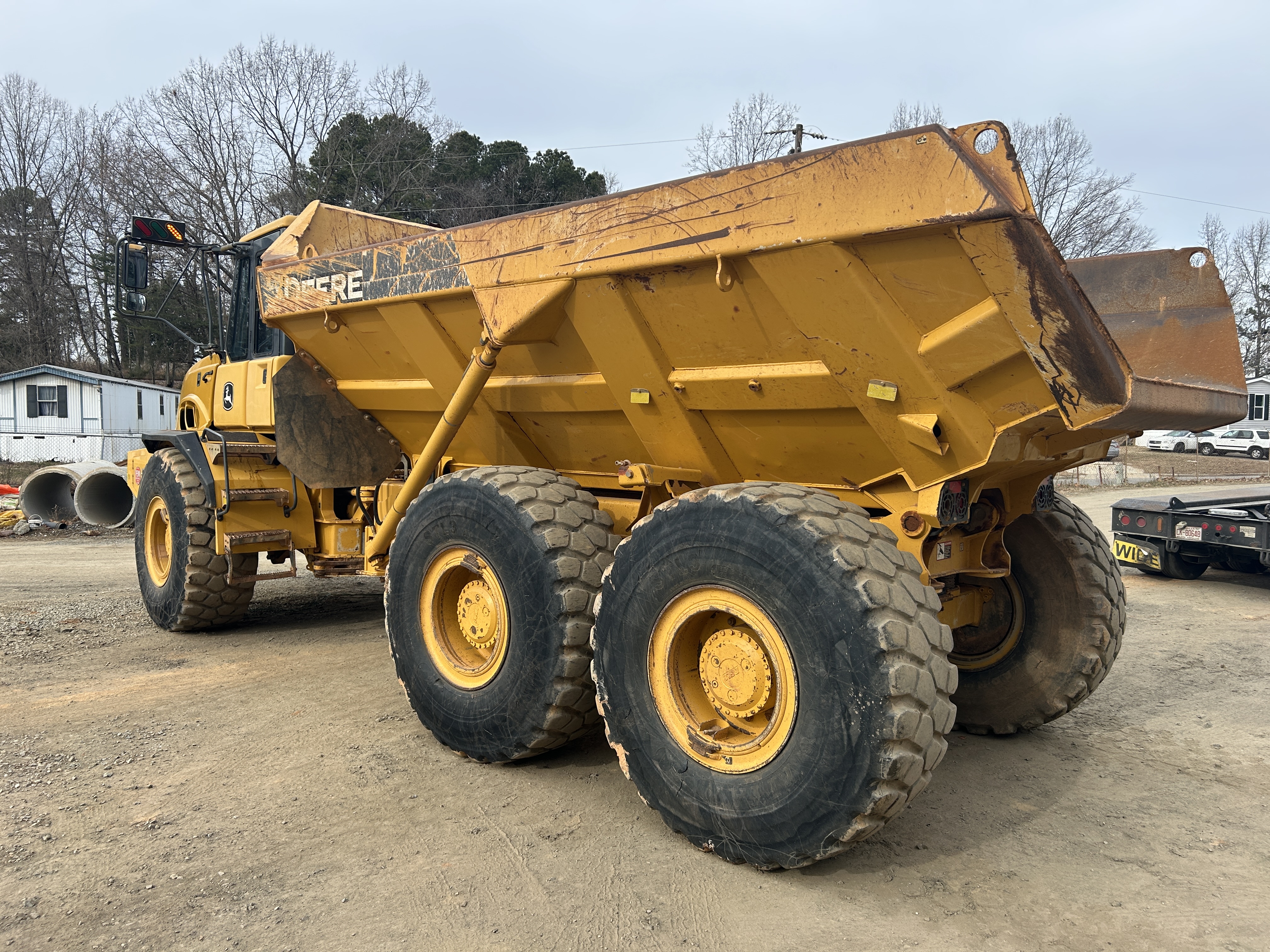 Used 2015 Deere 300D Series II