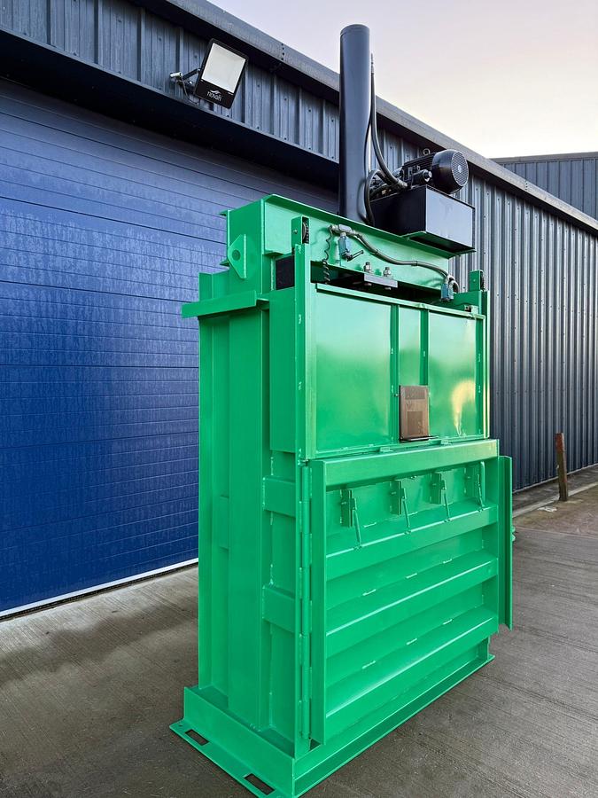 Used Pakawaste MX600 Vertical Baler 