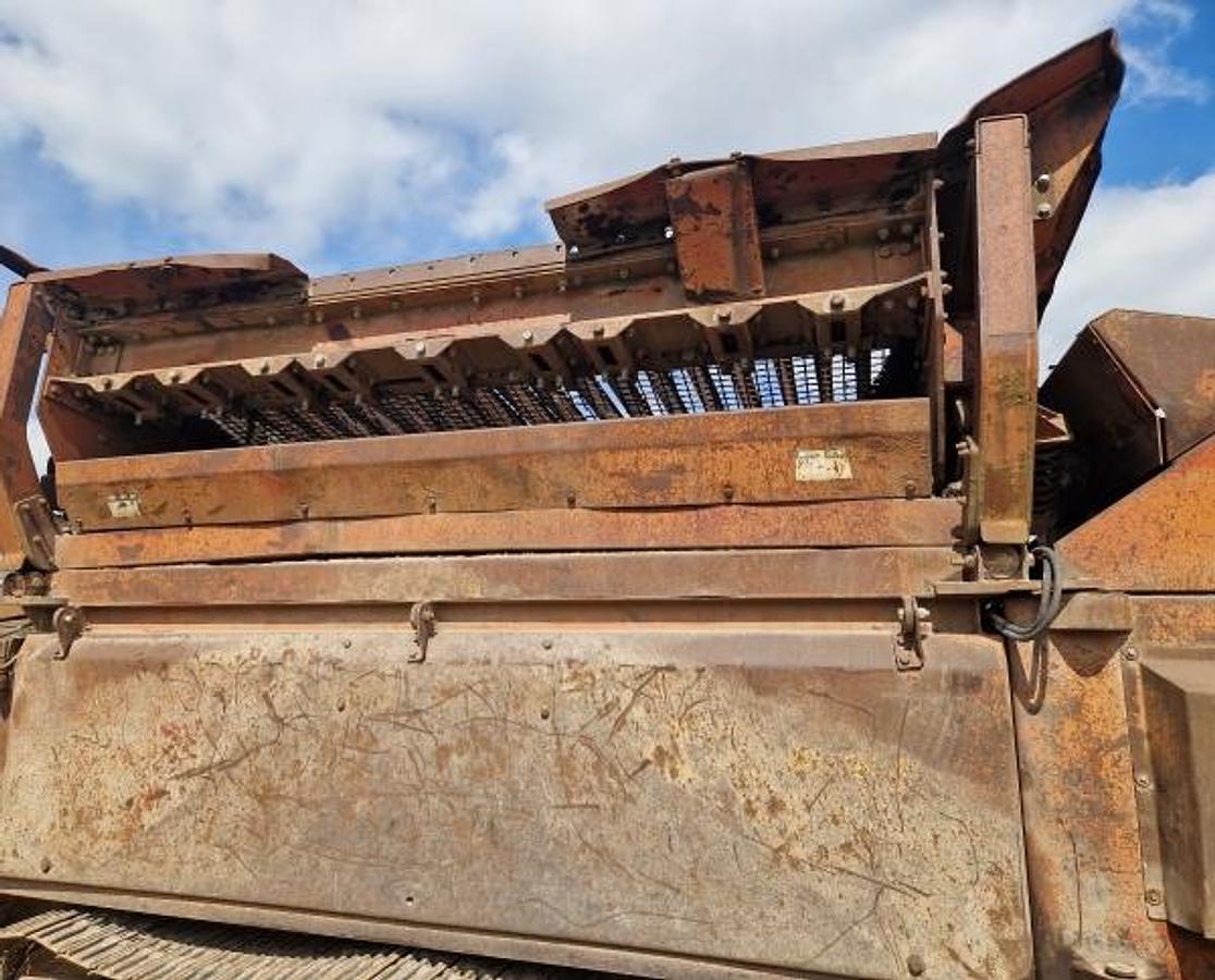 Used 1999 Extec Robotrac 2 Way Tracked Screen Screener