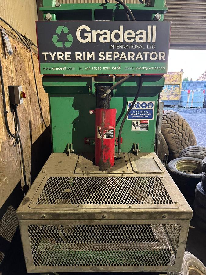 Used Gradeall Tyre Rim Separator (T.R.S)