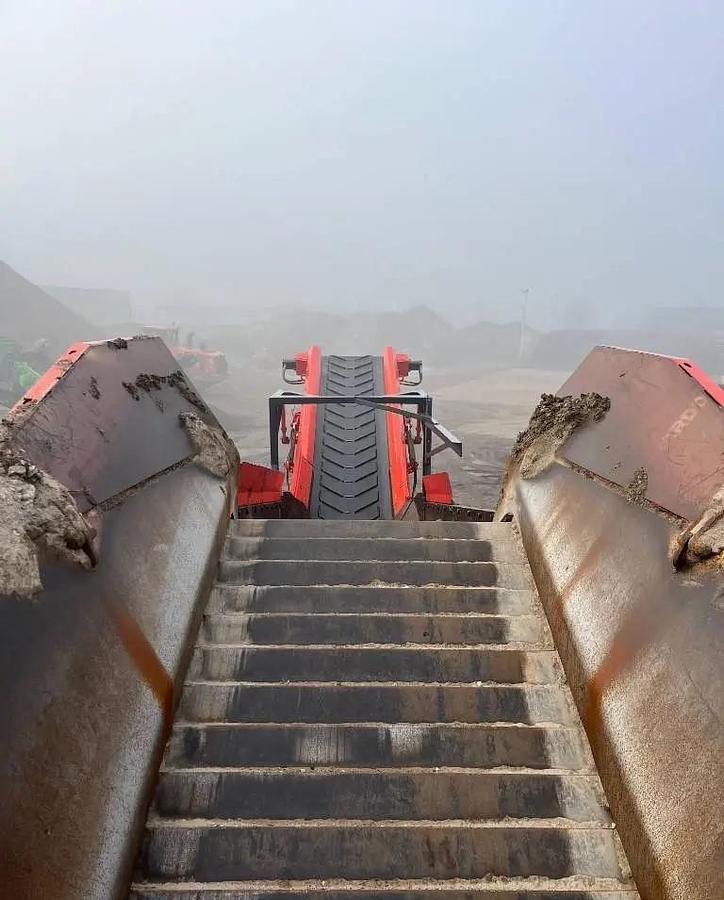 Used 2009 Terex Finlay 883 Mobile Screener