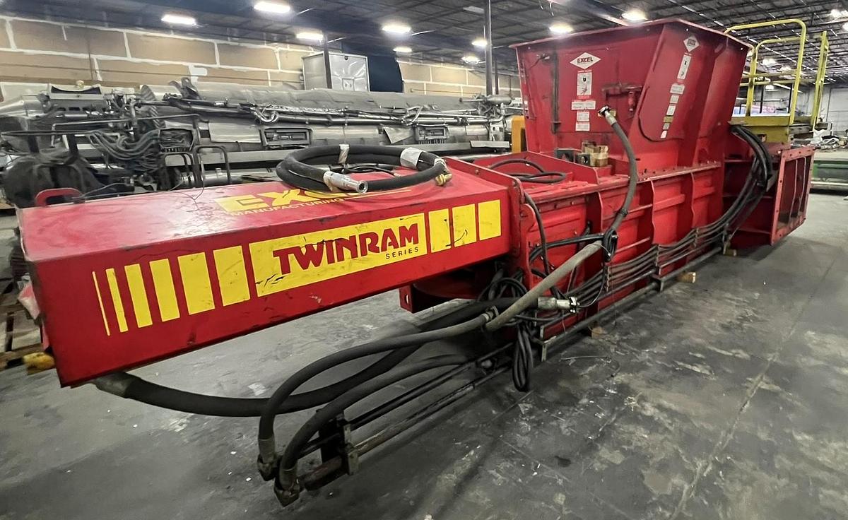 Used EXCEL 2R9 Baler