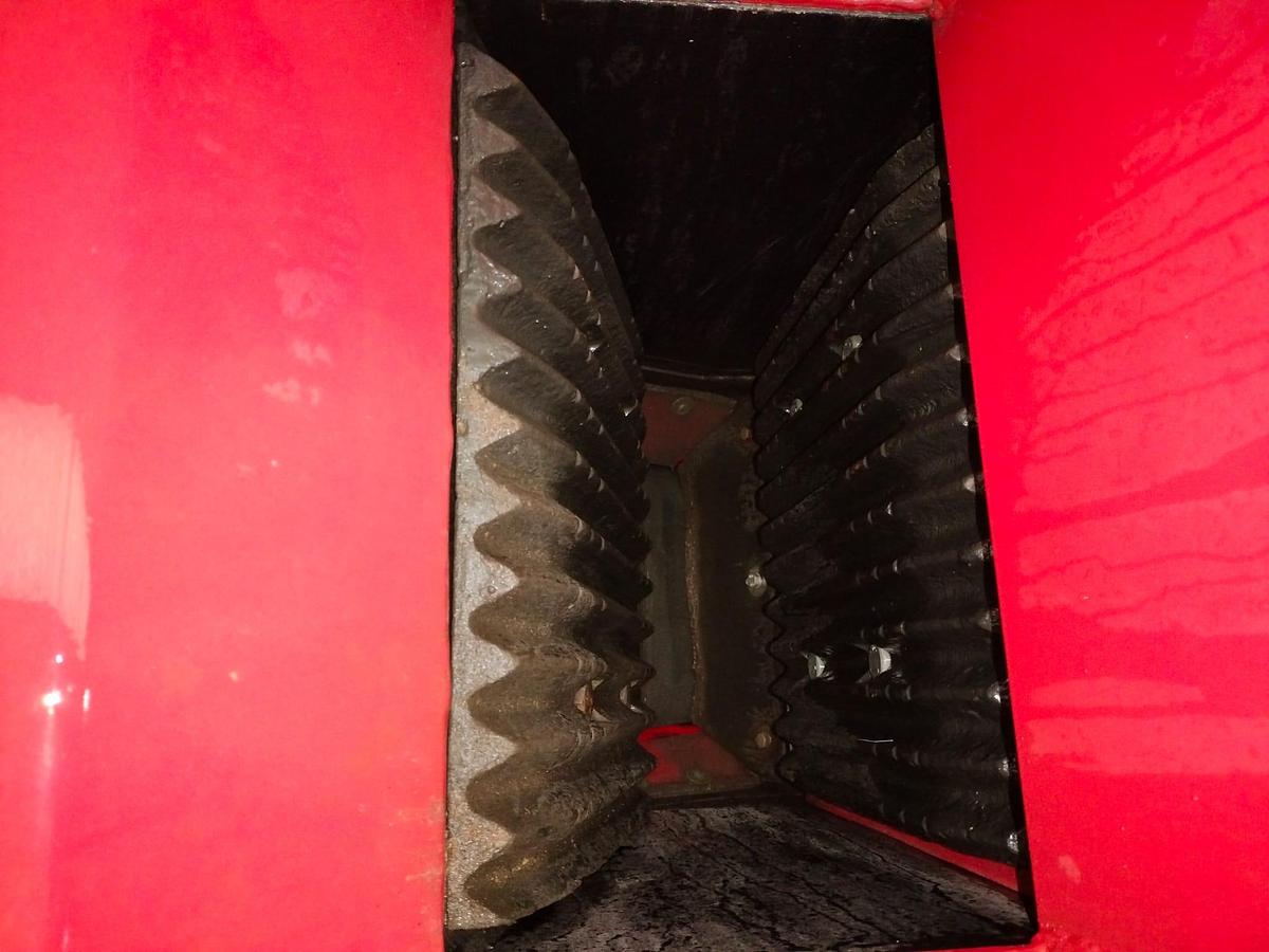 Used 2006 Red Rhino Crusher 4017T