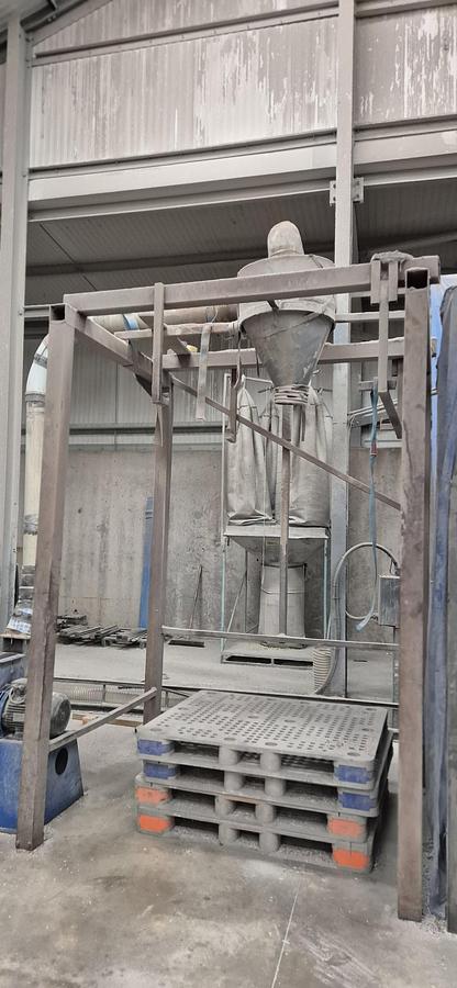 Used Granulator With Bag staind