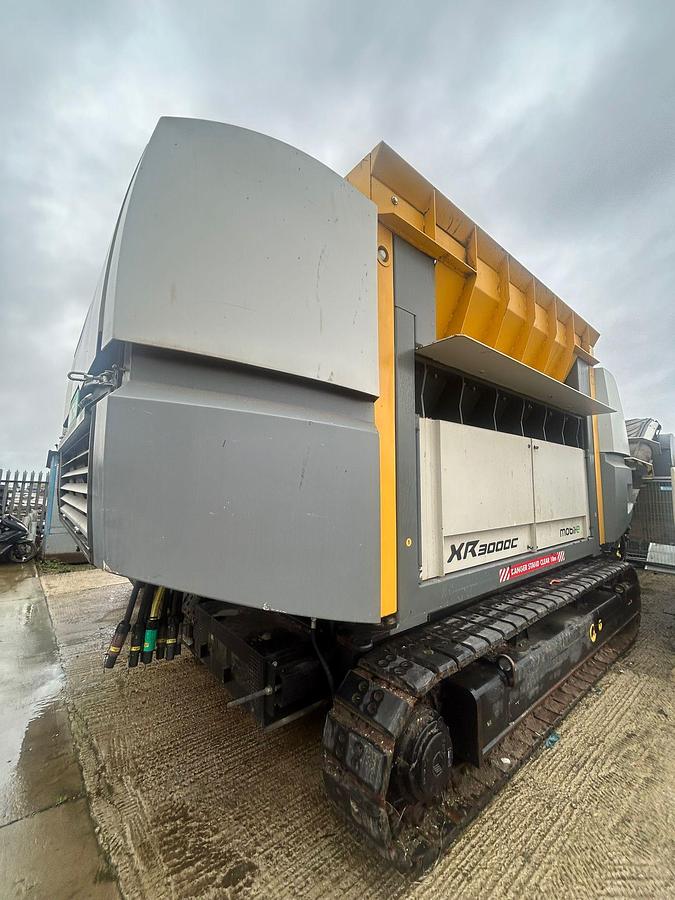 Used 2024 Untha XR3000C Tracked Single-shaft Shredder