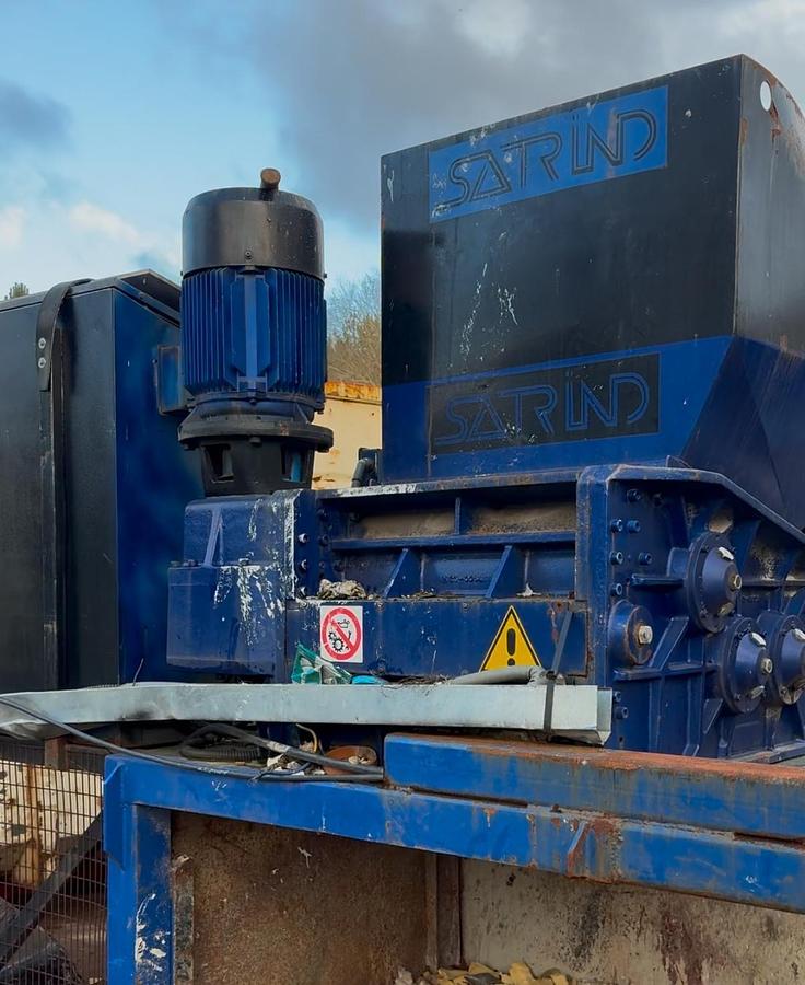 Used 2004 Satrind Tech K7/30 Twin-shaft Shredder