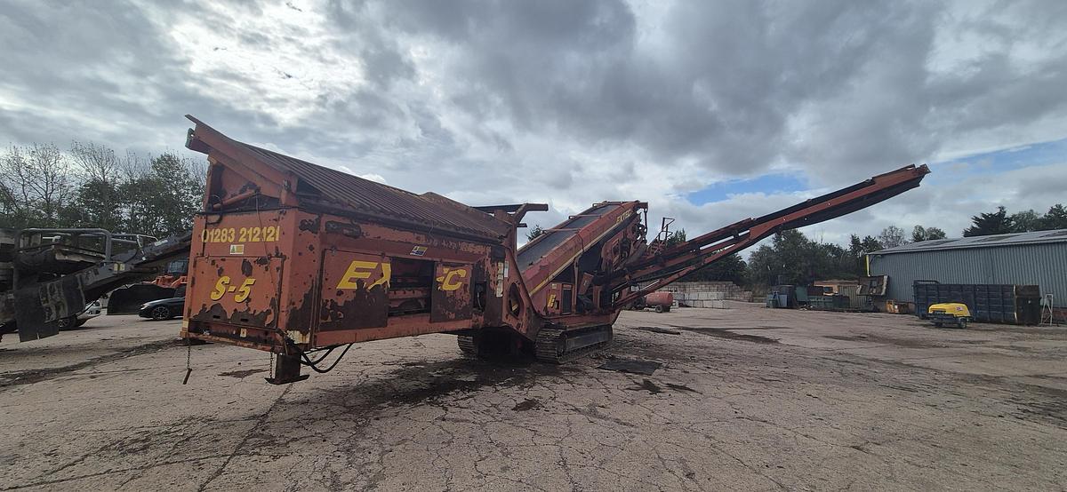 Used 2005 Extec S5 Mobile Screener Screen