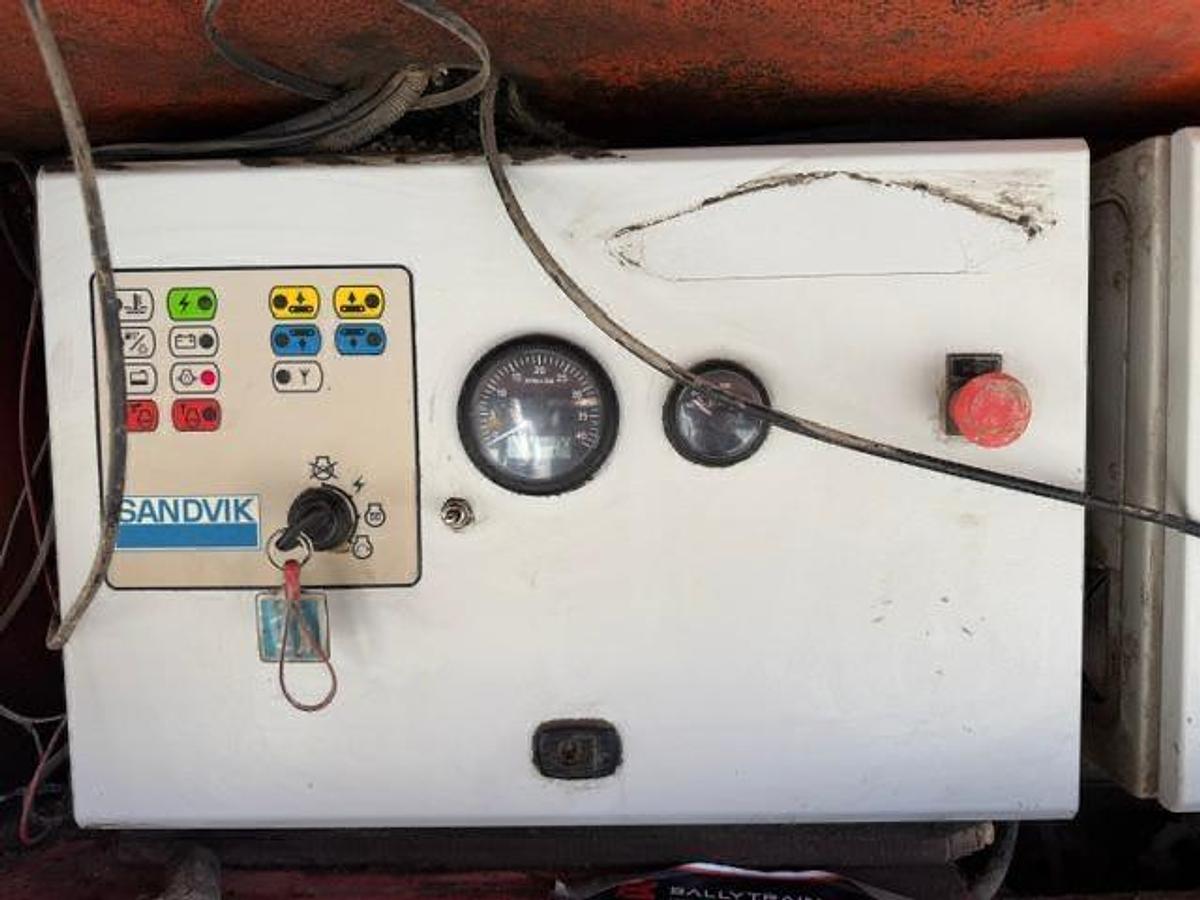 Used 2009 Sandvik QJ 340 Jaw Crusher