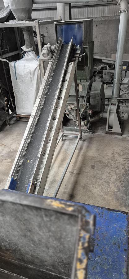 Used Uirich Single shaft shredder with ram